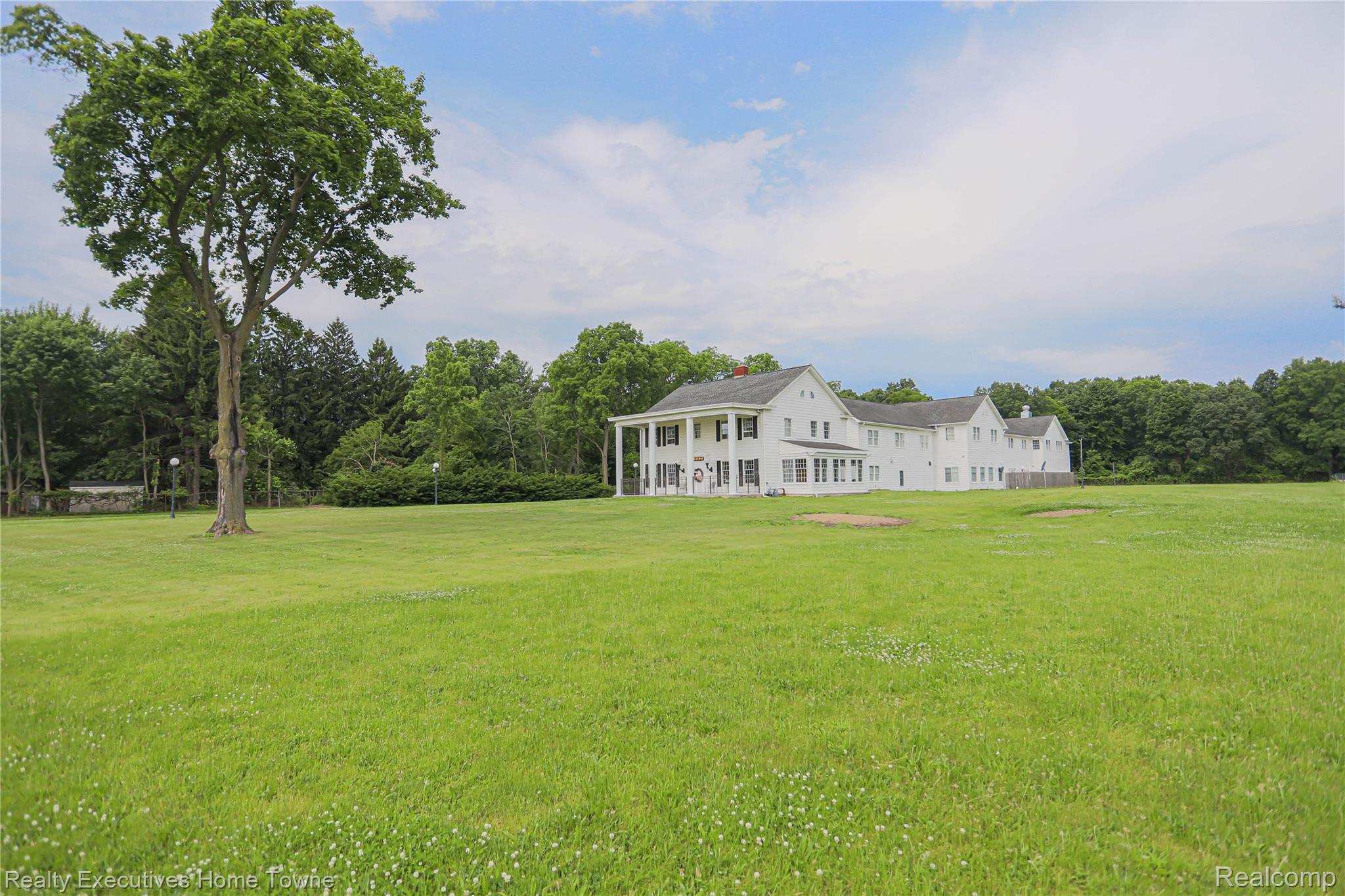 9334 River Road Property Photo 11