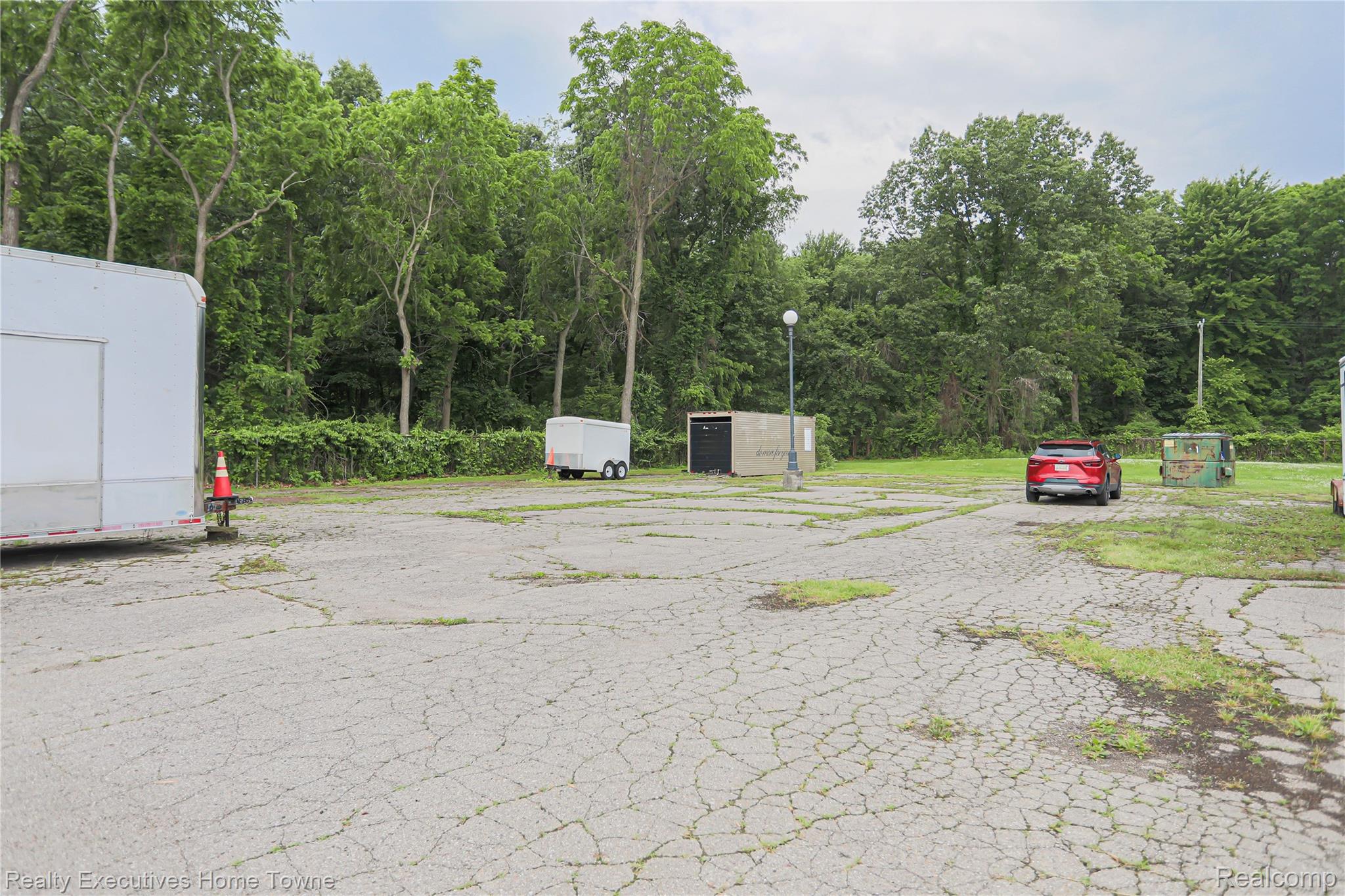 9334 River Road Property Photo 16