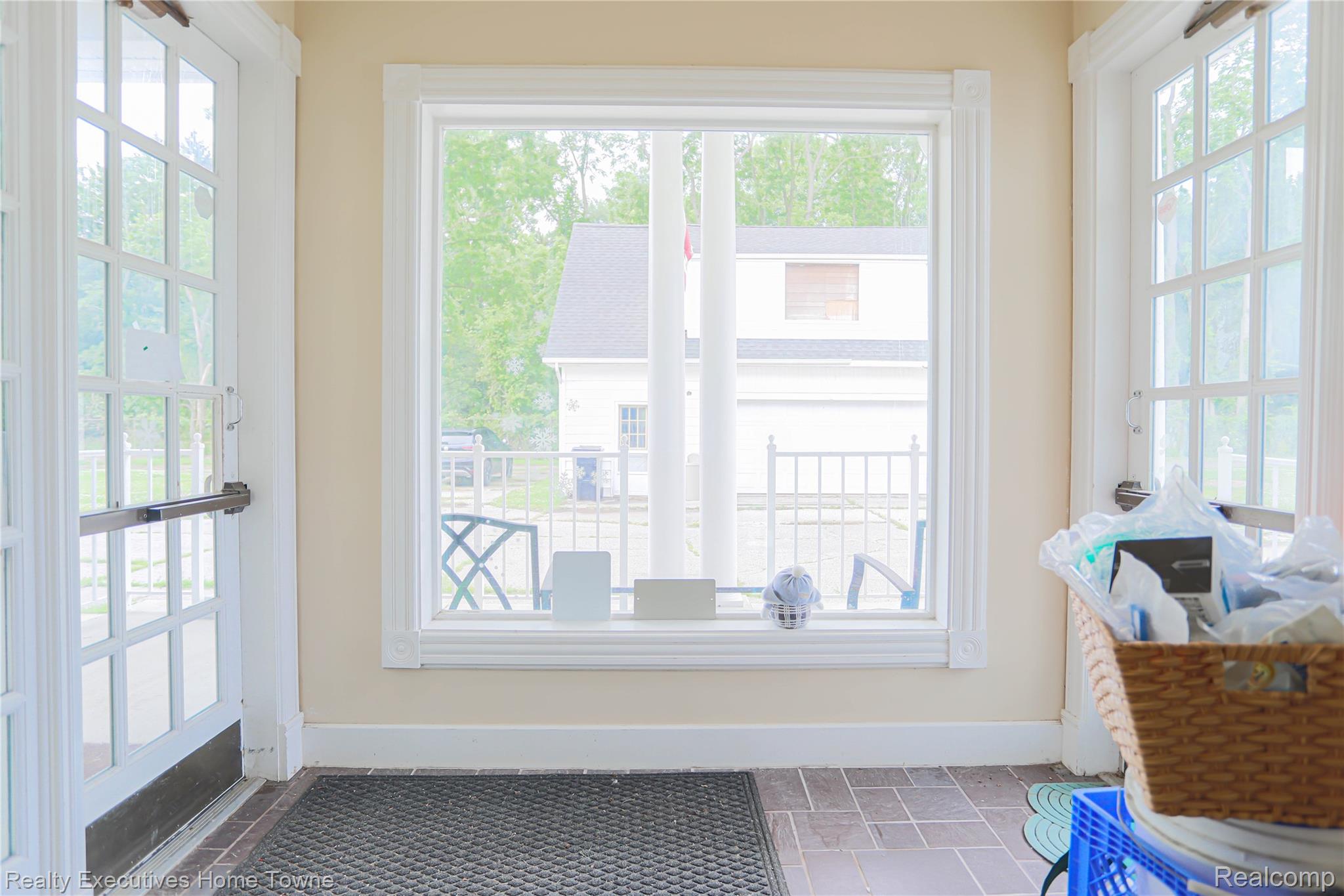 9334 River Road Property Photo 17