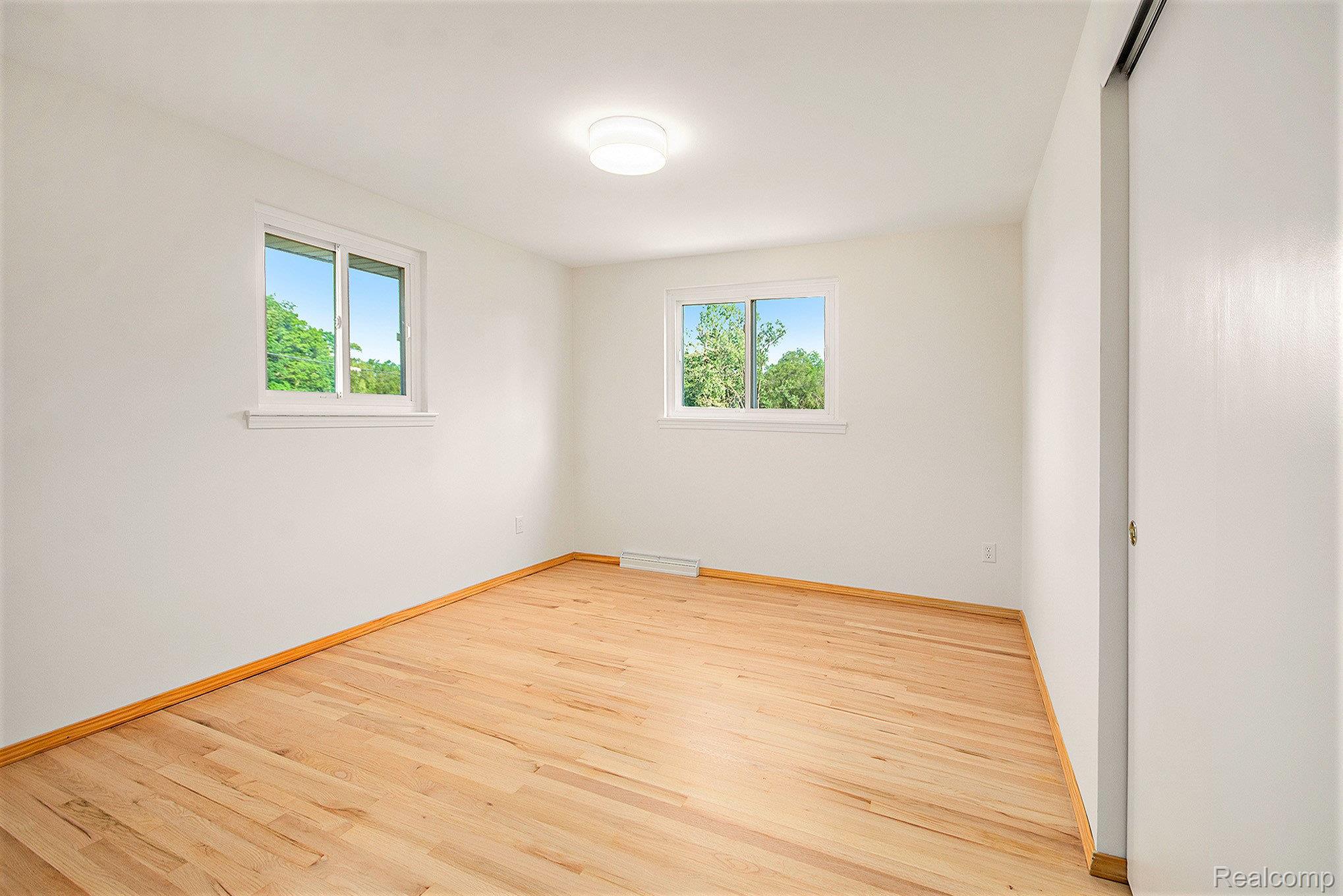 3255 Schoolhouse Dr Property Photo 24