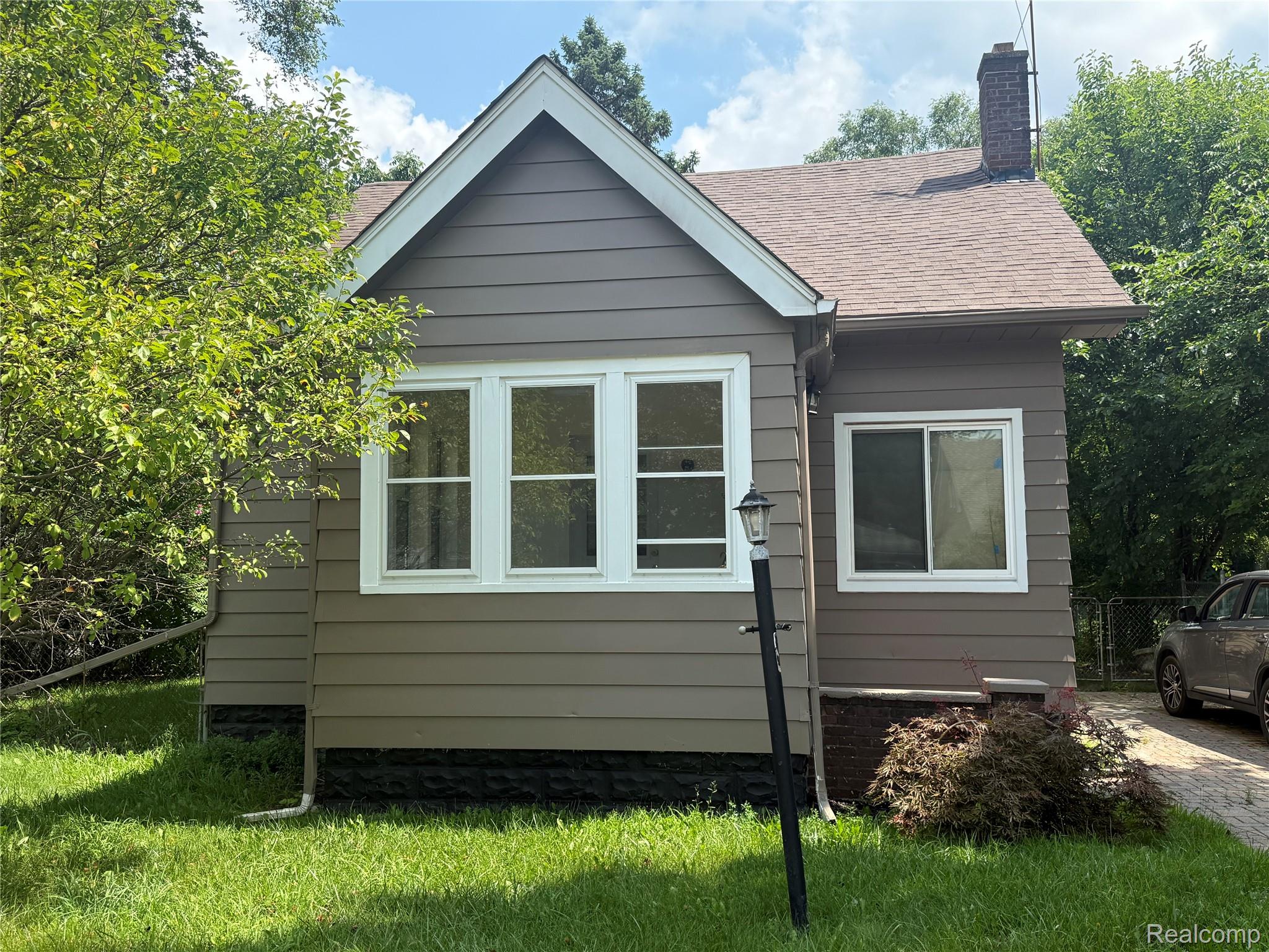 21130 Inkster Road Property Photo 3