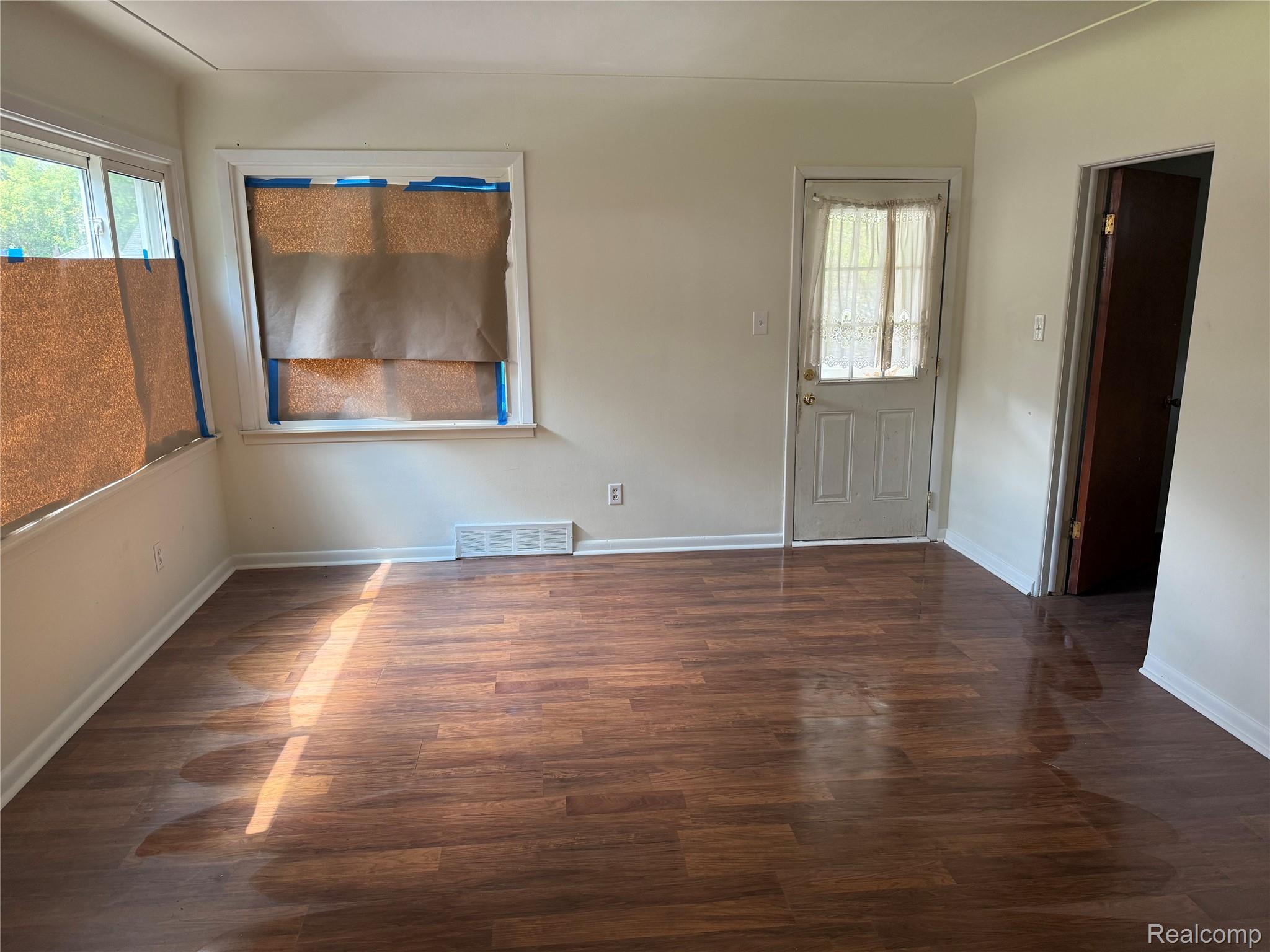 21130 Inkster Road Property Photo 4
