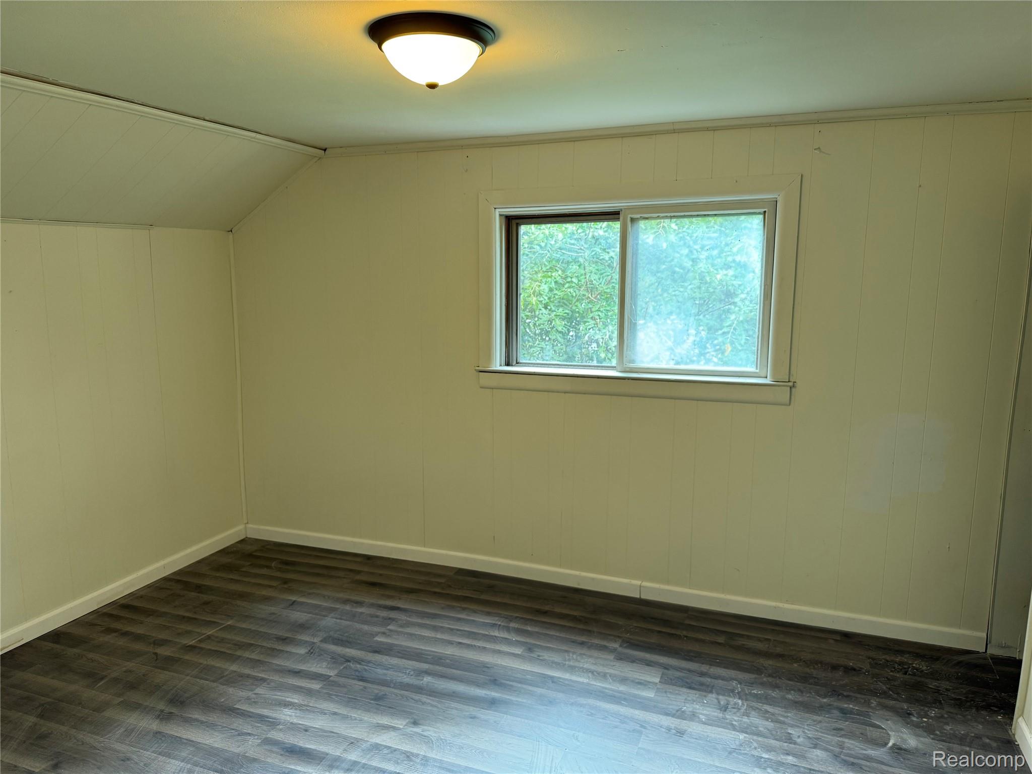 21130 Inkster Road Property Photo 8