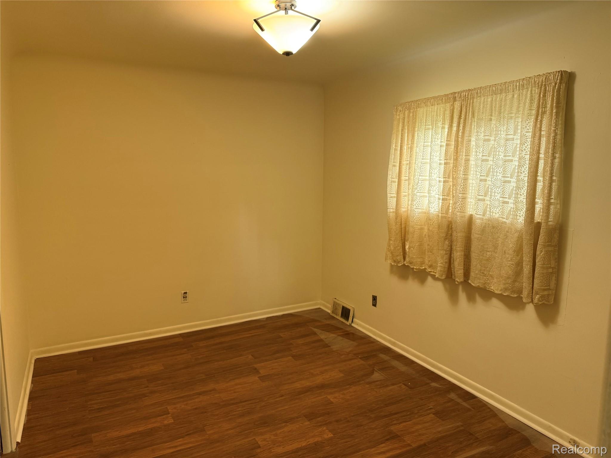 21130 Inkster Road Property Photo 13