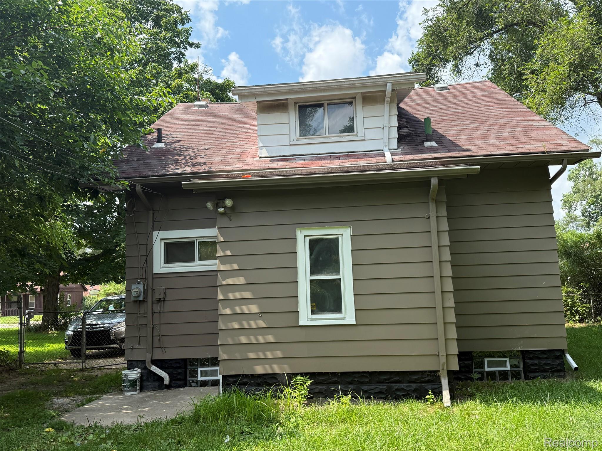 21130 Inkster Road Property Photo 15