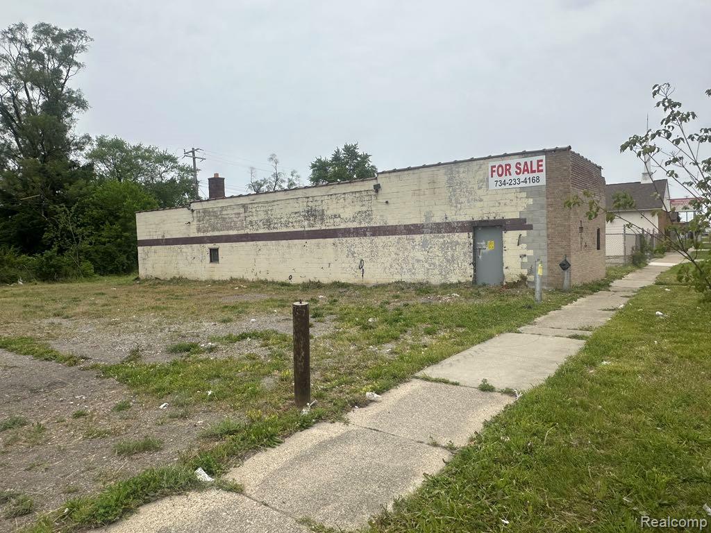 14738 Joy Road Property Photo 4