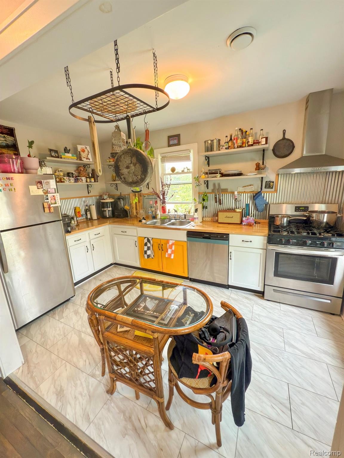 403 Mt Vernon Street Property Photo 5