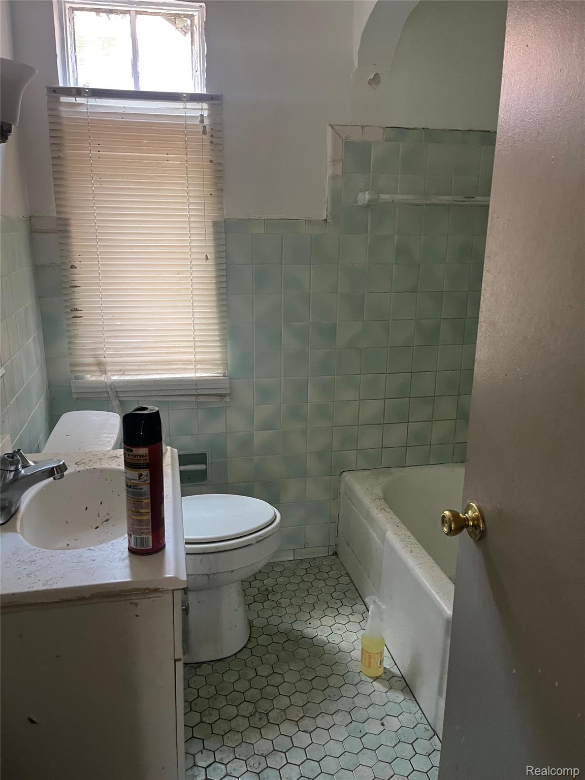 14953 Pinehurst Street Property Photo 5