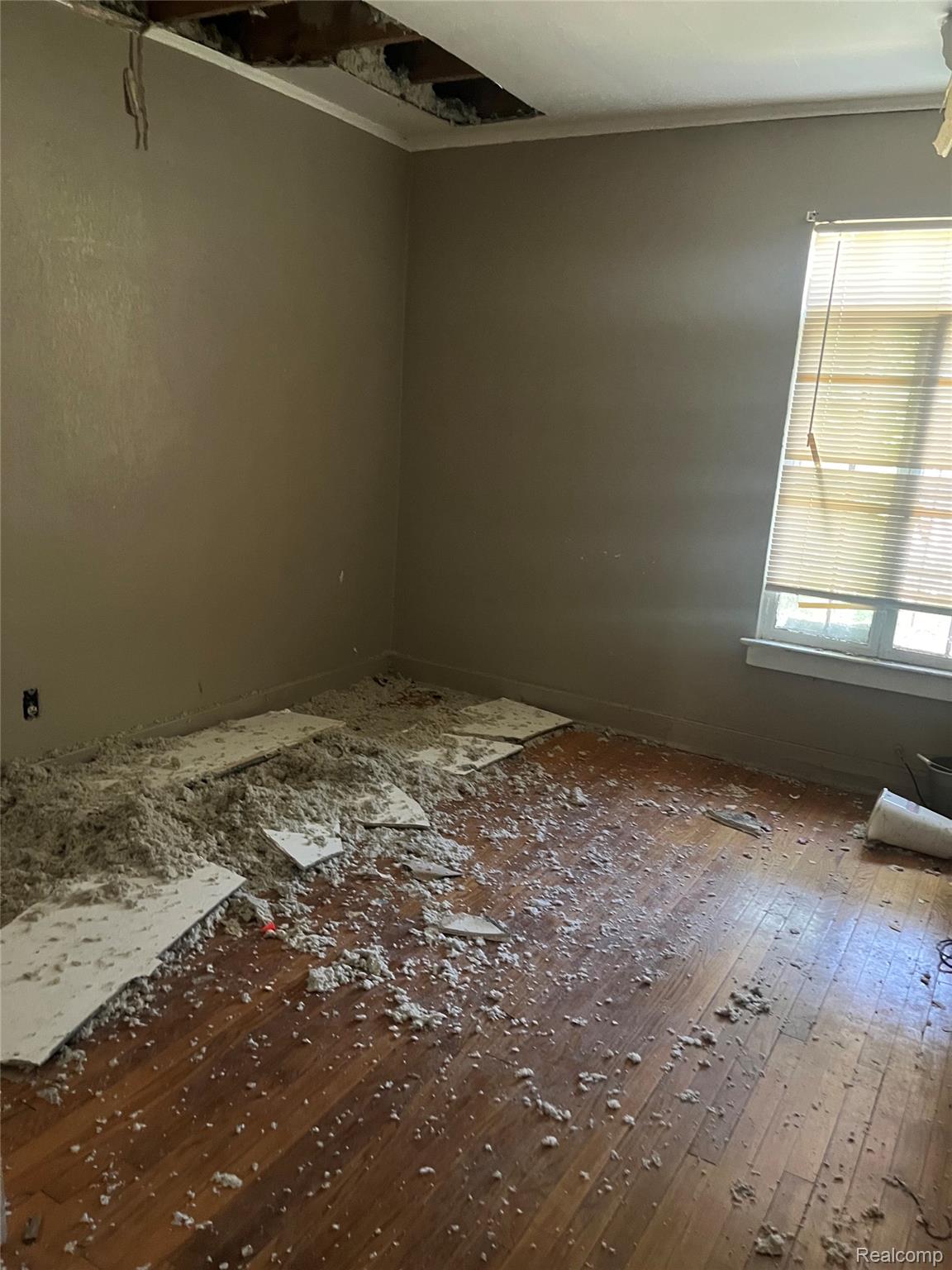 14953 Pinehurst Street Property Photo 6