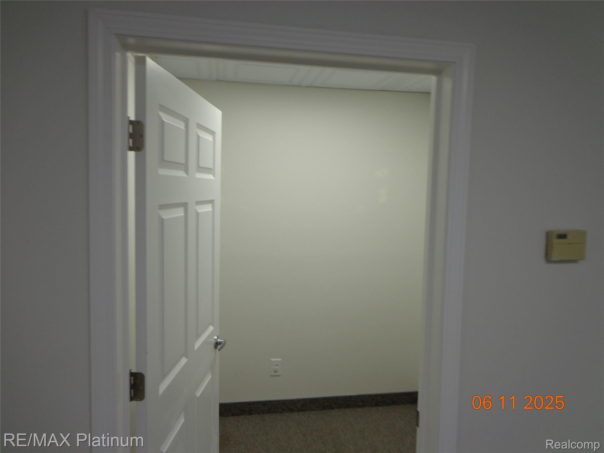 3554 Avon Street 1st Floor Property Photo 7