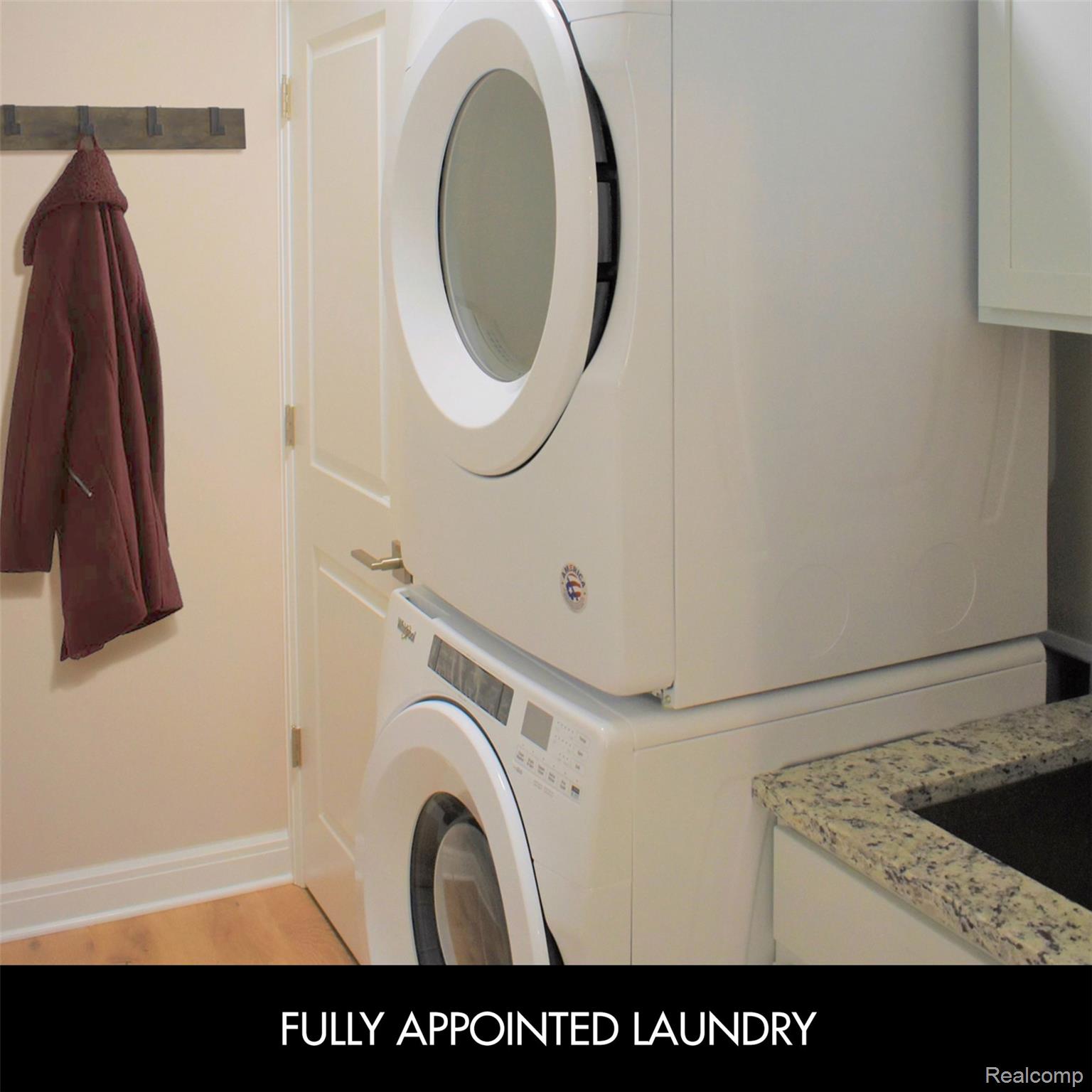1395 Rochdale Ct. Property Photo 10
