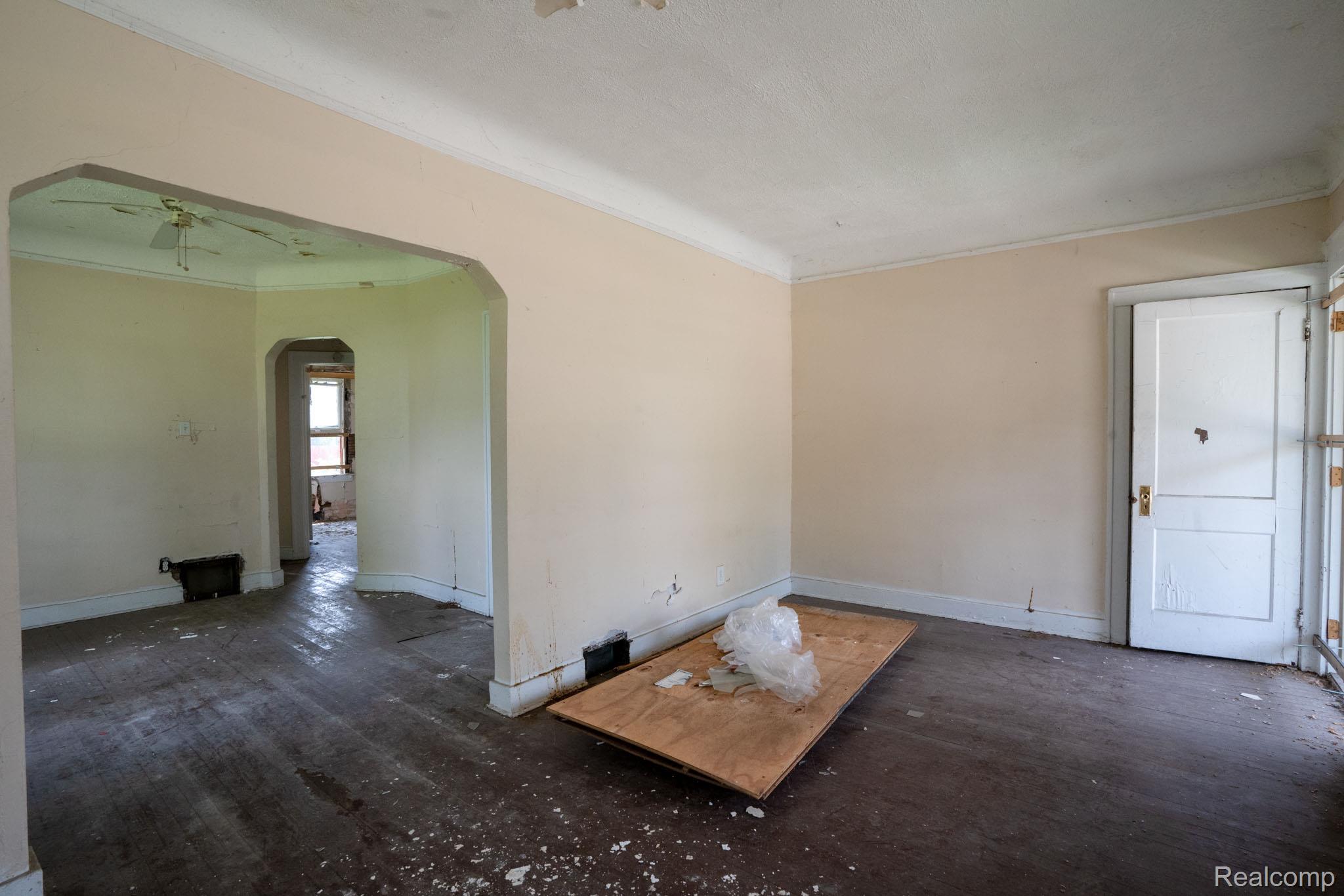 16164 Turner Street Property Photo 4