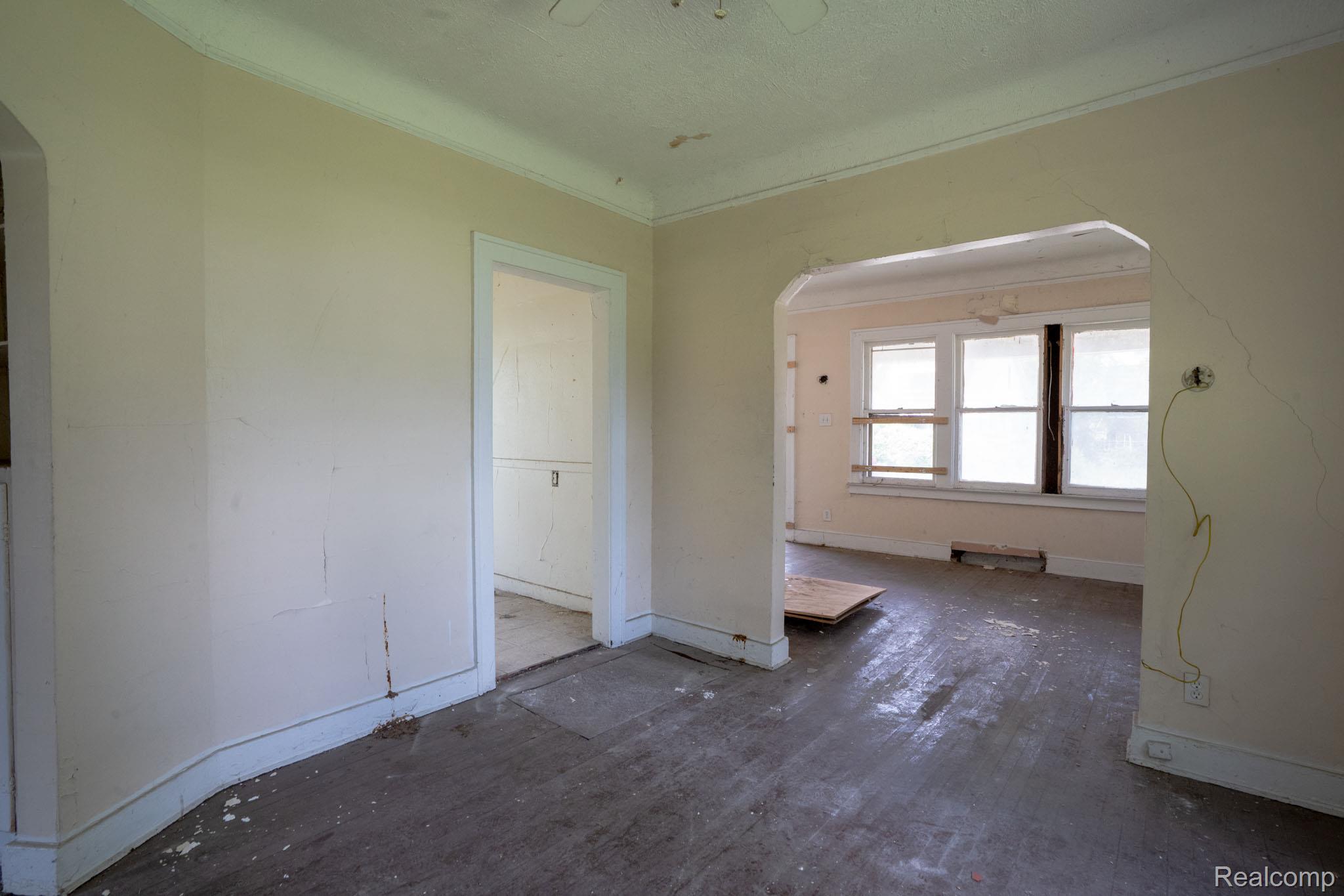 16164 Turner Street Property Photo 6