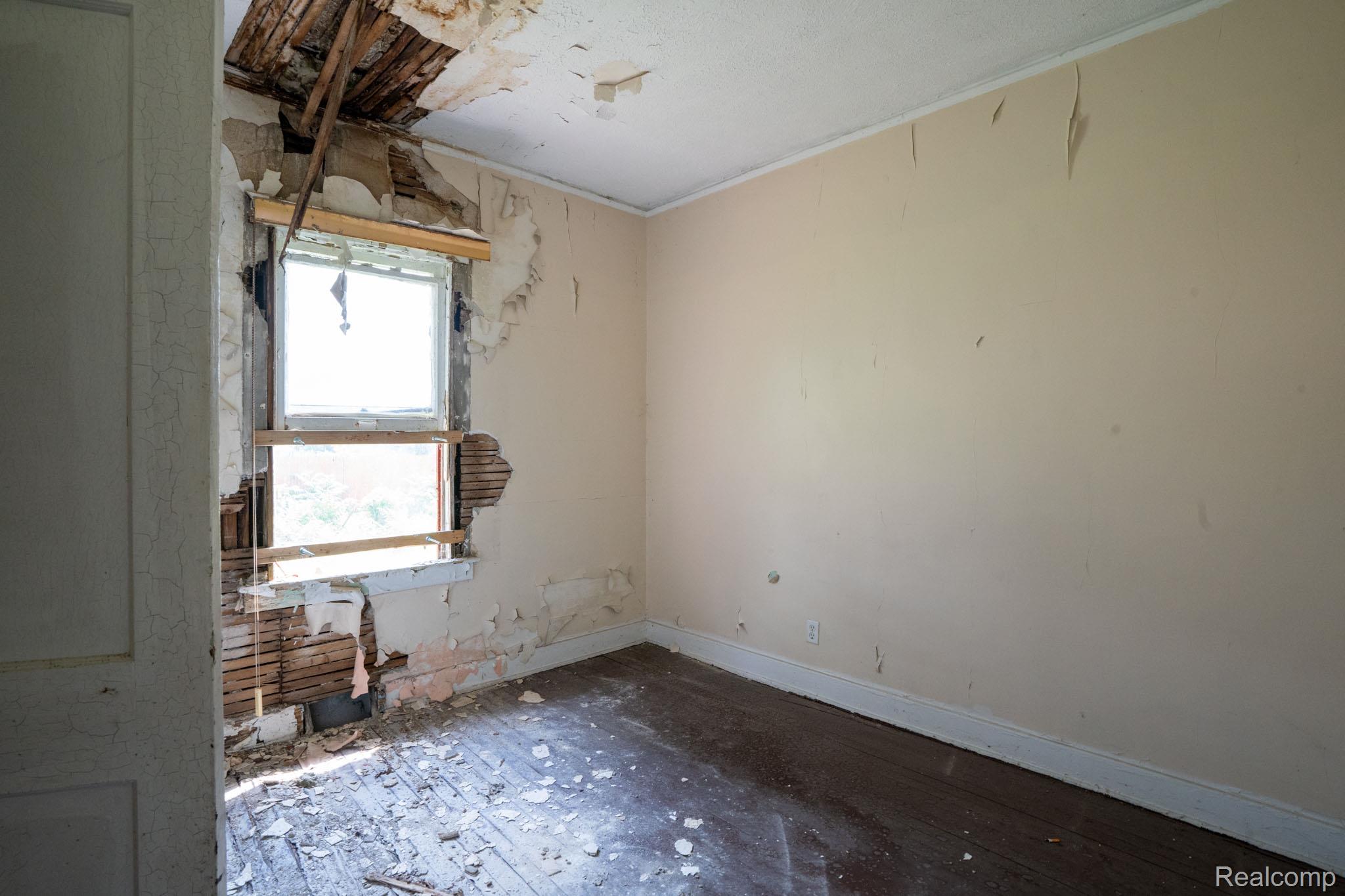 16164 Turner Street Property Photo 8