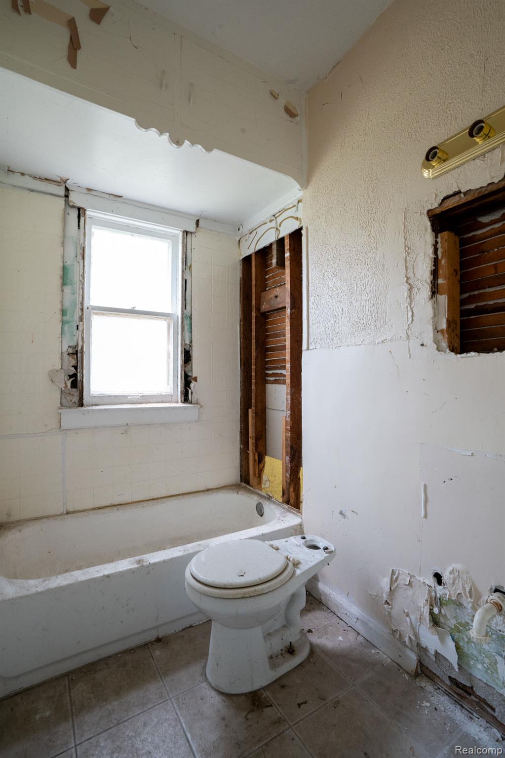 16164 Turner Street Property Photo 9