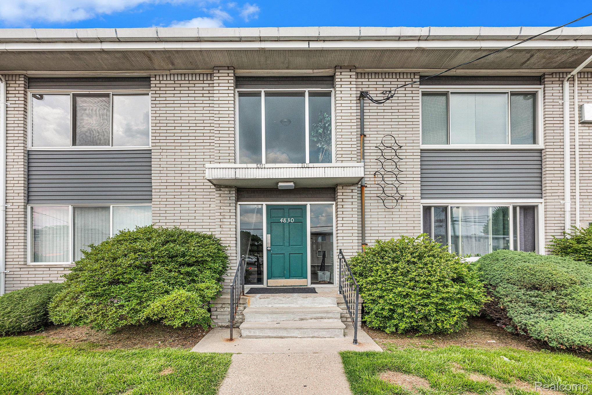 4830 Briarwood Avenue 8 Property Photo 1