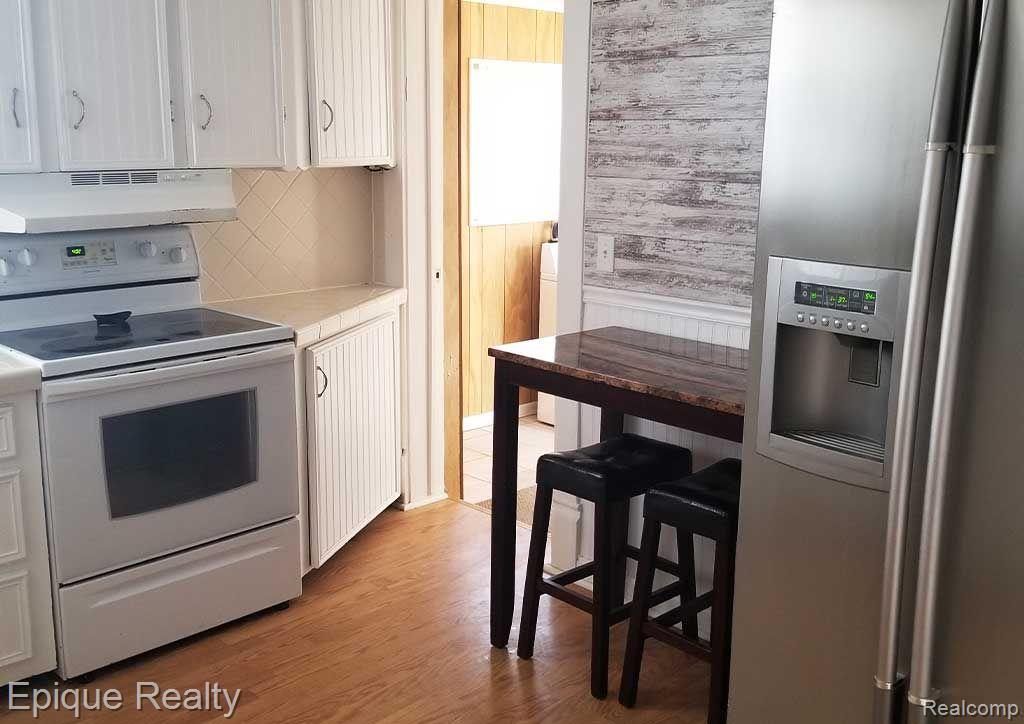 103 N Almer Street Property Photo 25
