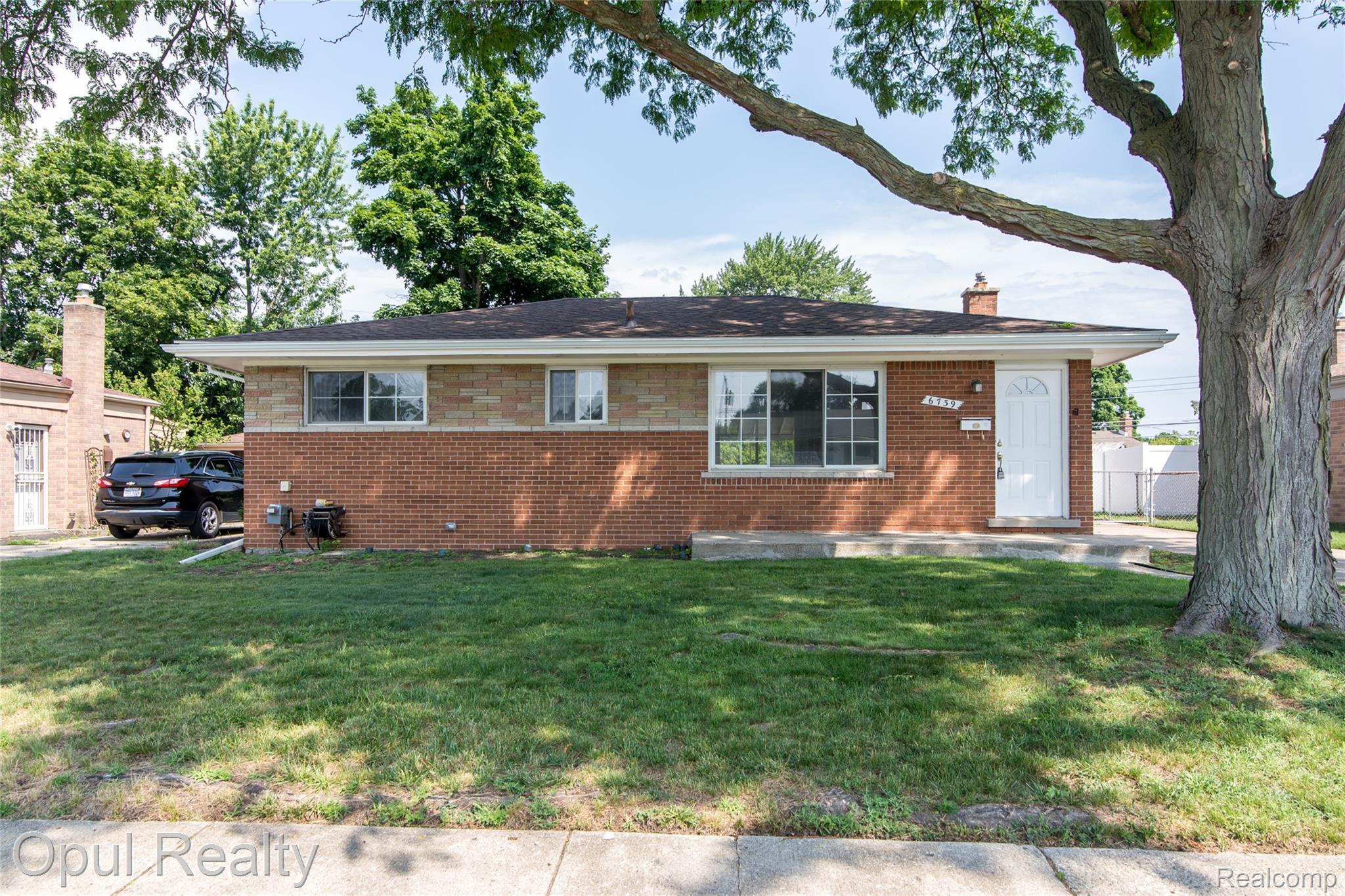 6739 Moccasin St Property Photo 1