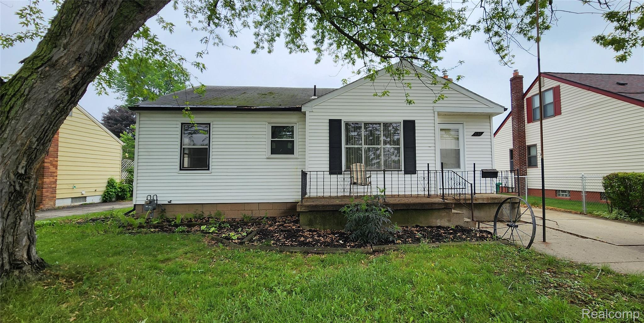 836 Garden Street Property Photo 1