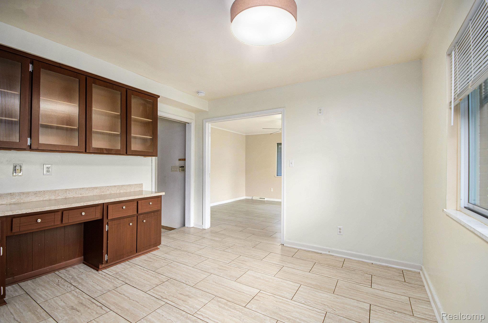 18319 Greenwald Drive Property Photo 12