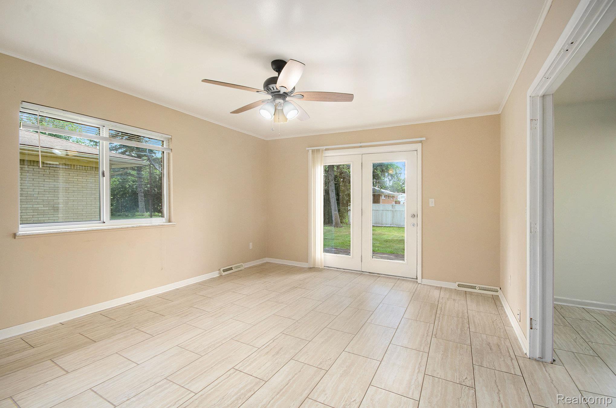 18319 Greenwald Drive Property Photo 13