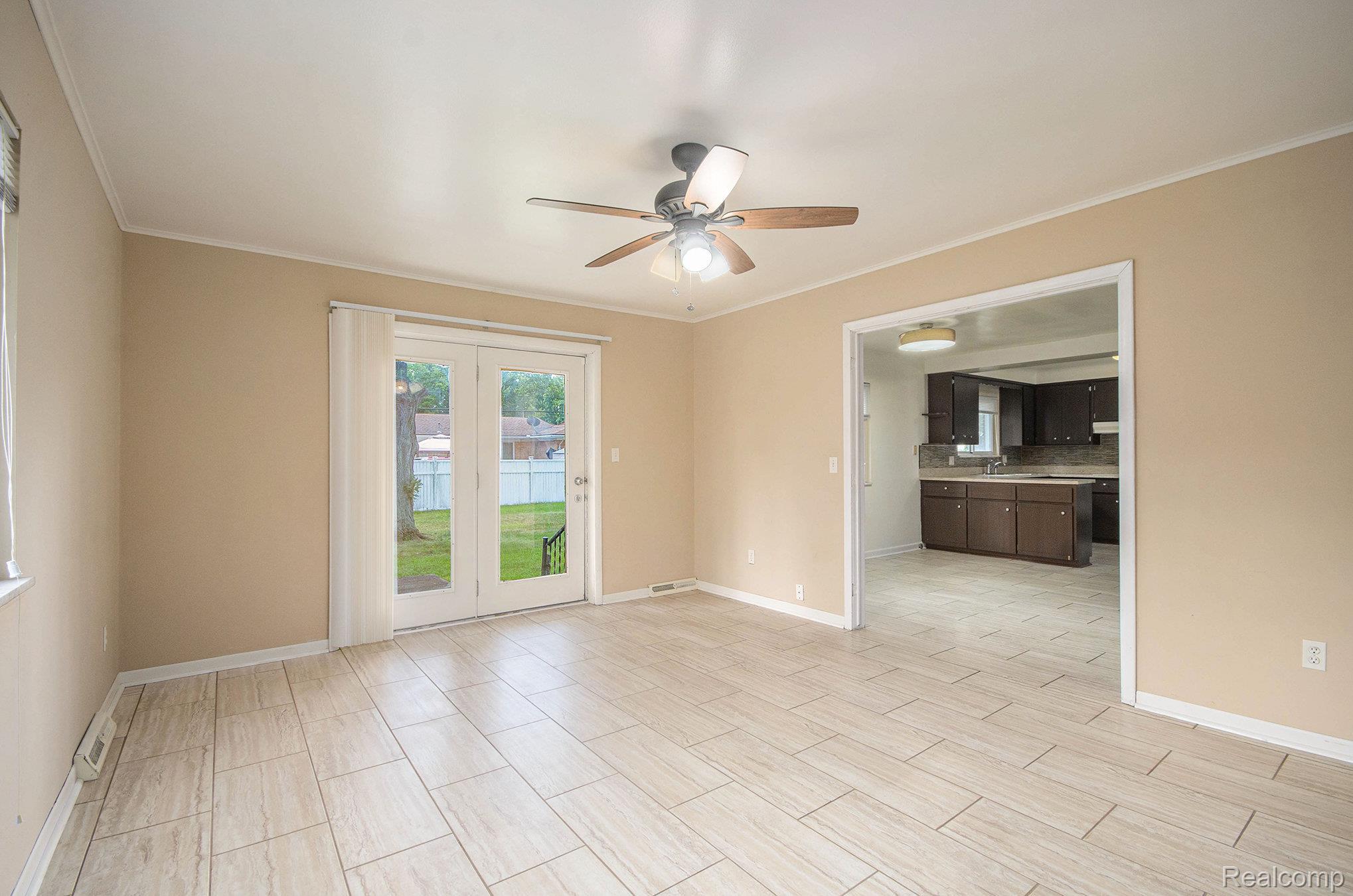 18319 Greenwald Drive Property Photo 14