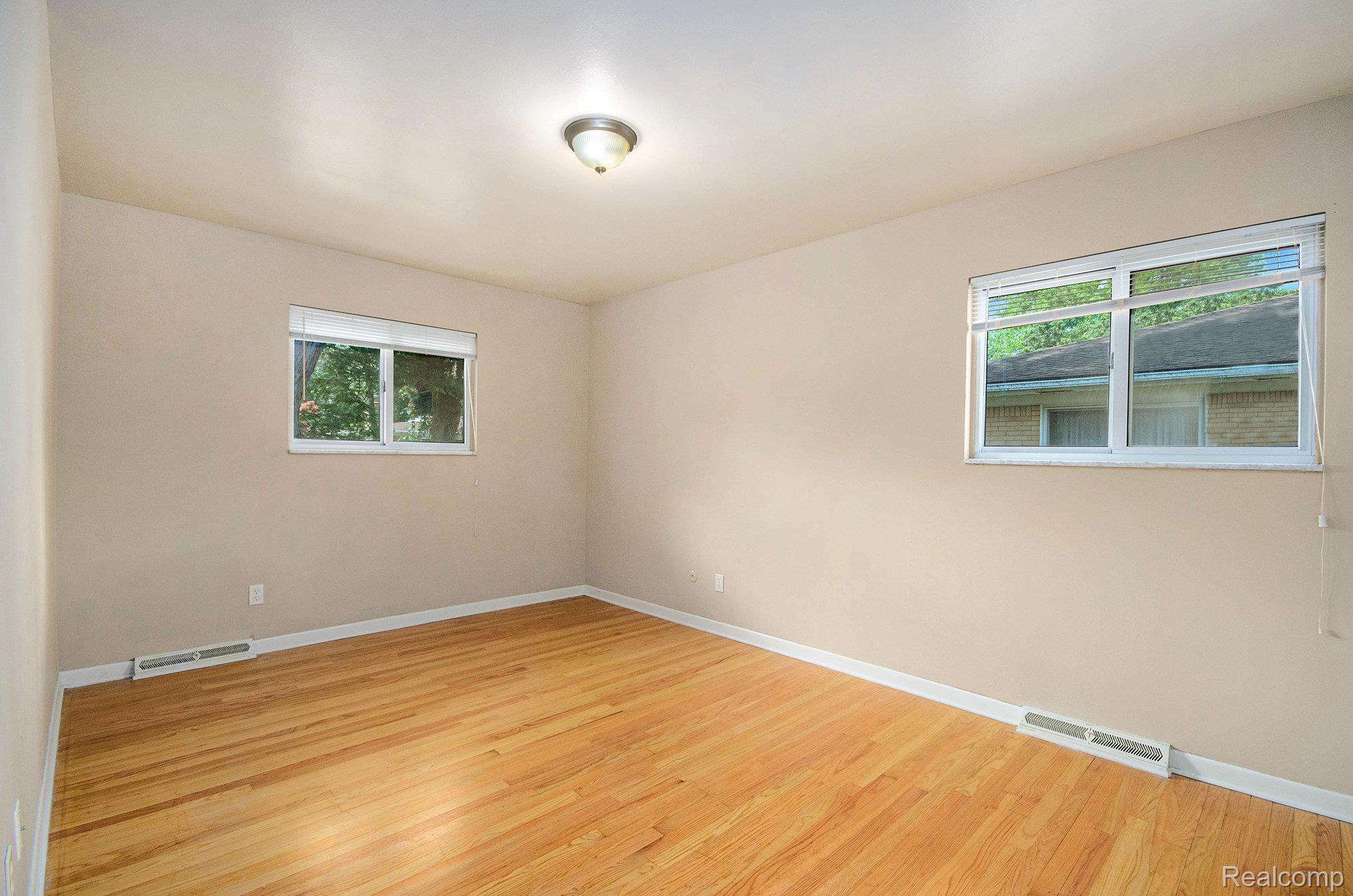18319 Greenwald Drive Property Photo 16
