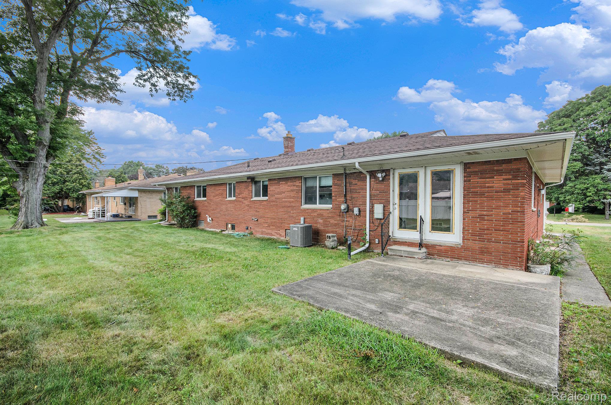 18319 Greenwald Drive Property Photo 24