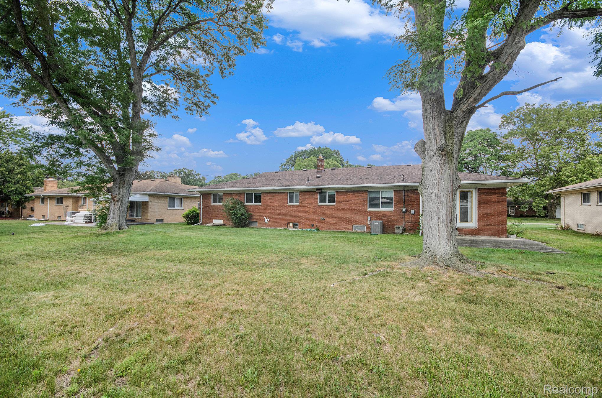 18319 Greenwald Drive Property Photo 25