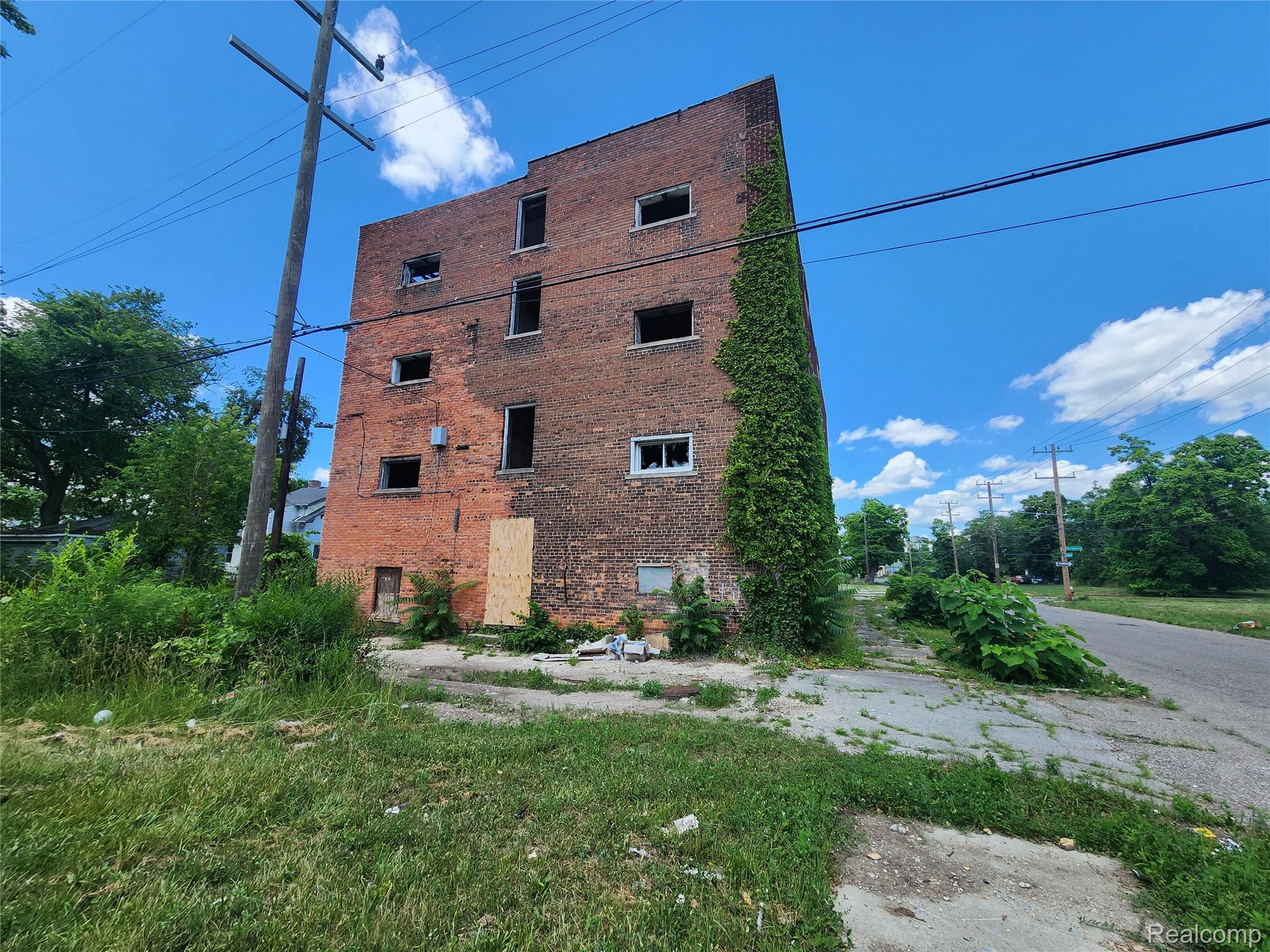 2903 Montgomery Street Property Photo 6