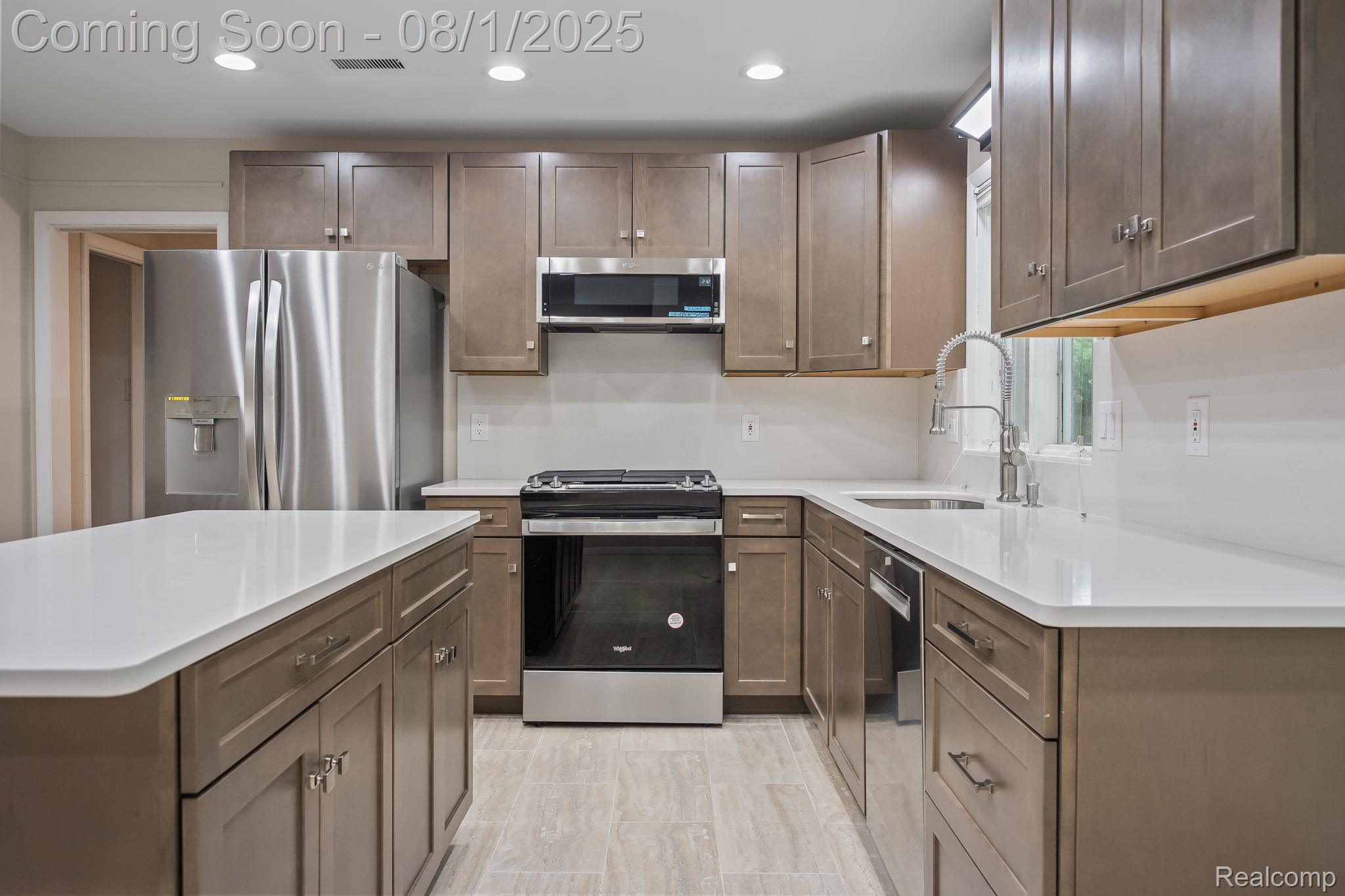 4866 Walnut Lake Road Property Photo 6