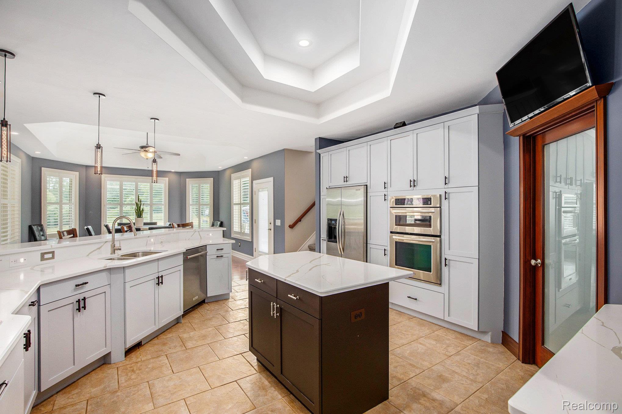 8670 Country Manor Drive Property Photo 7