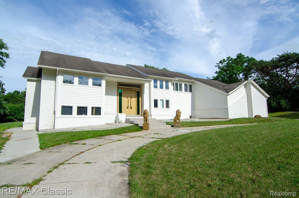 3865 Stonecrest Road Property Photo 1
