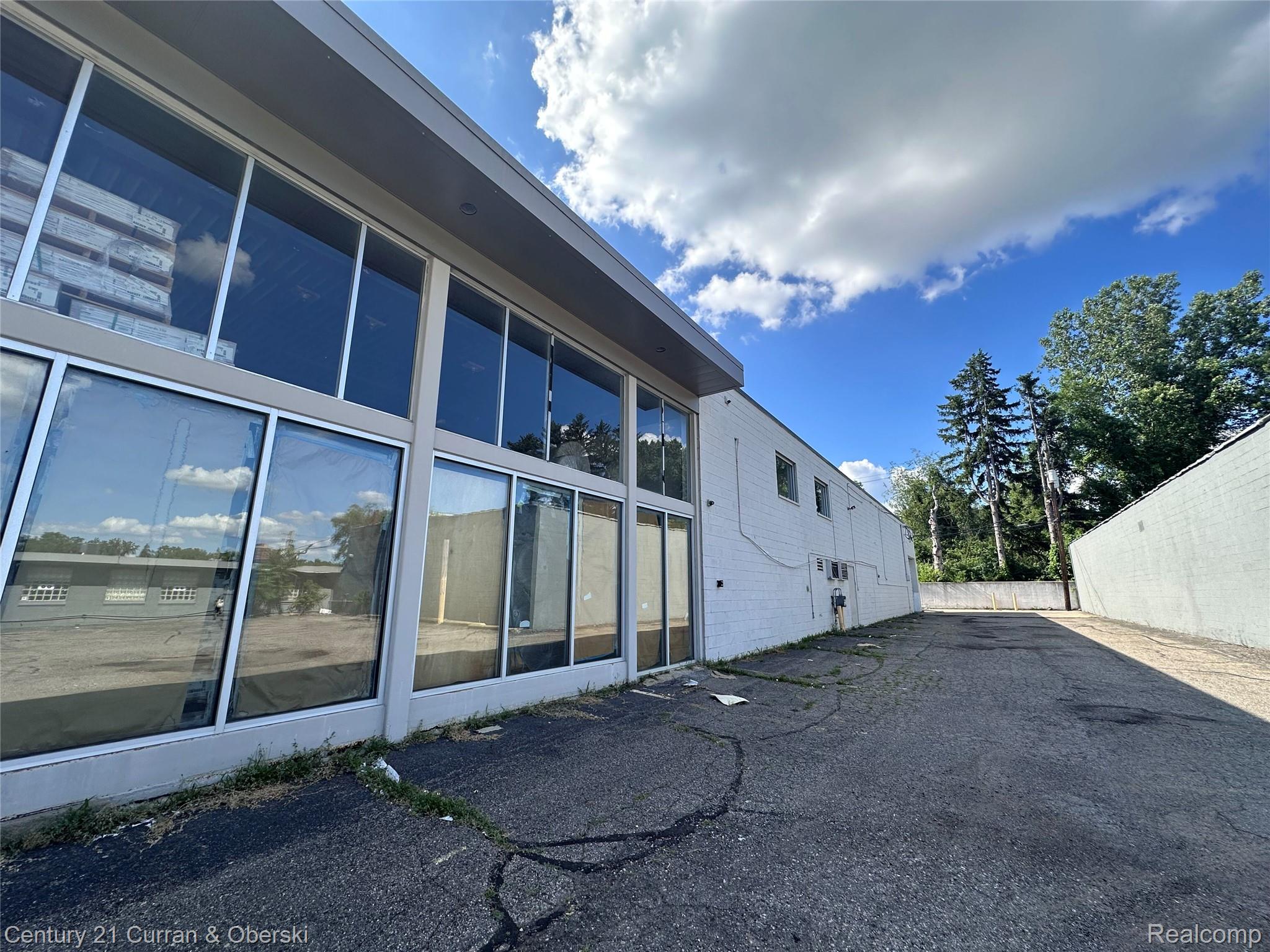 23140 W 8 Mile Road Property Photo 3