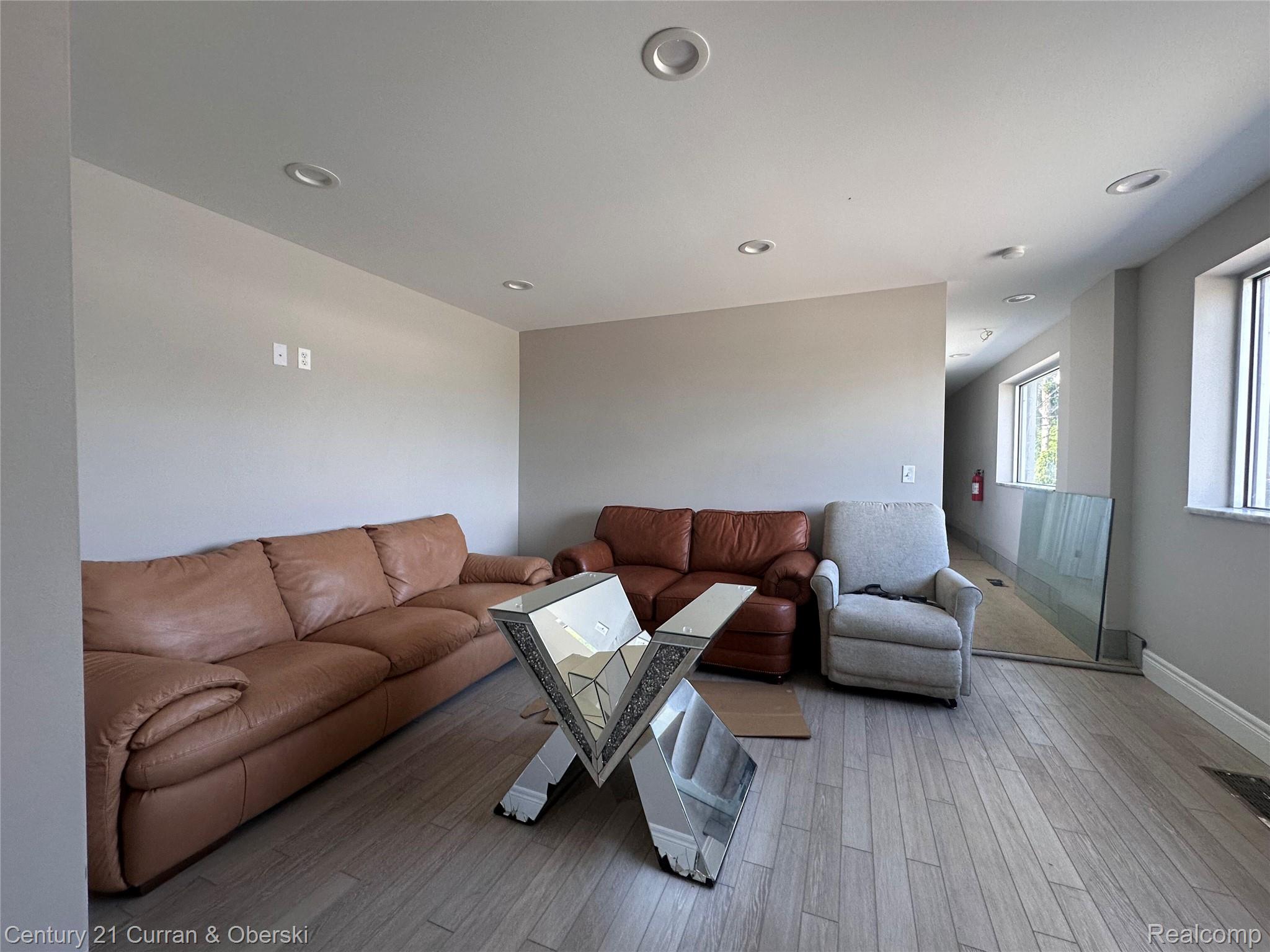 23140 W 8 Mile Road Property Photo 4