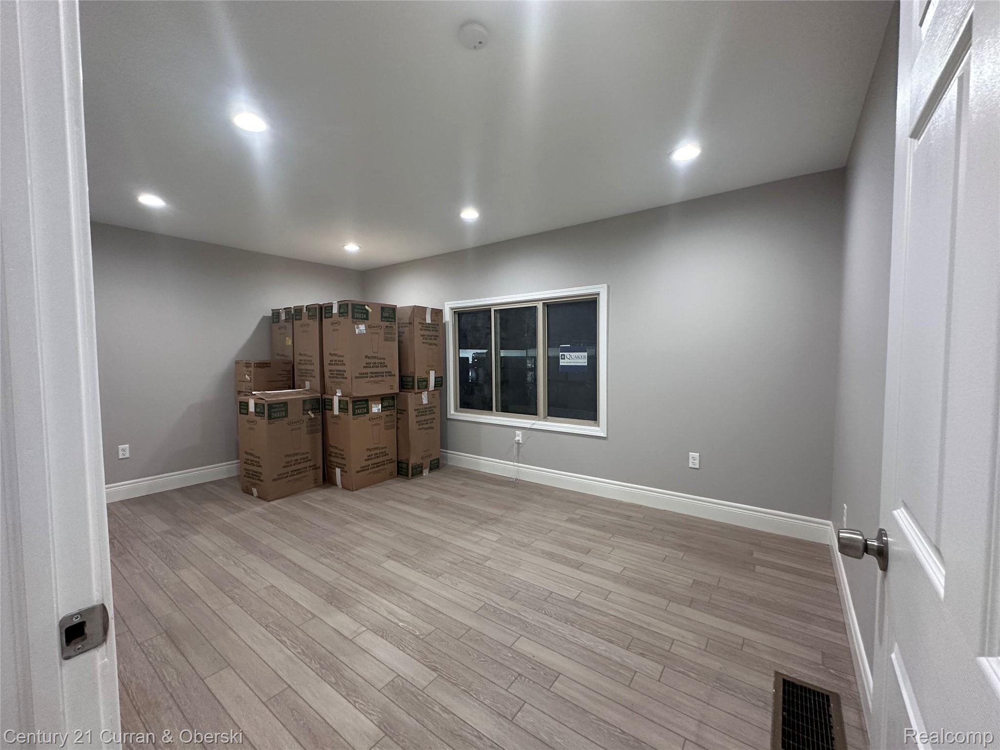 23140 W 8 Mile Road Property Photo 11