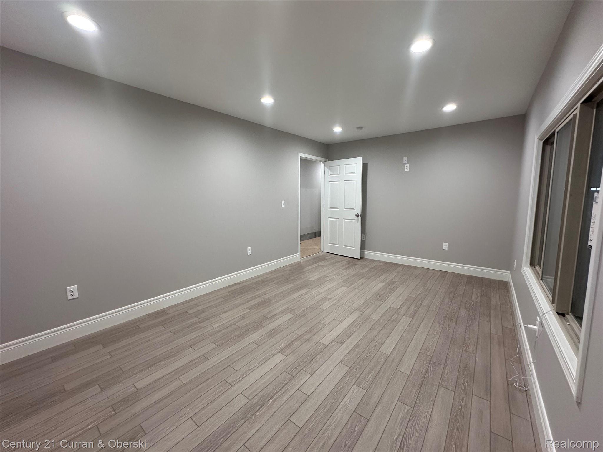 23140 W 8 Mile Road Property Photo 14