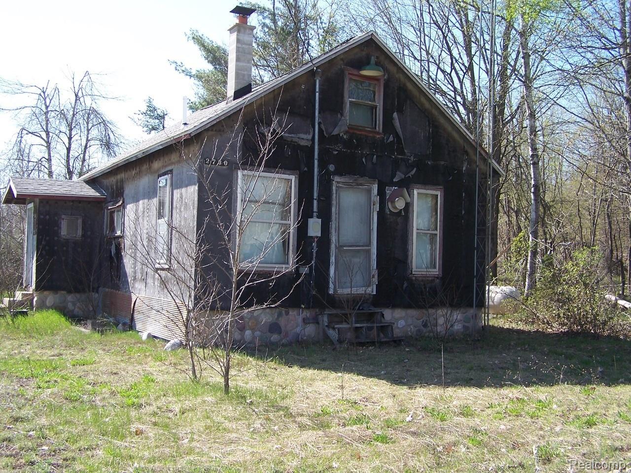 2720 Sawyer Road Property Photo 1
