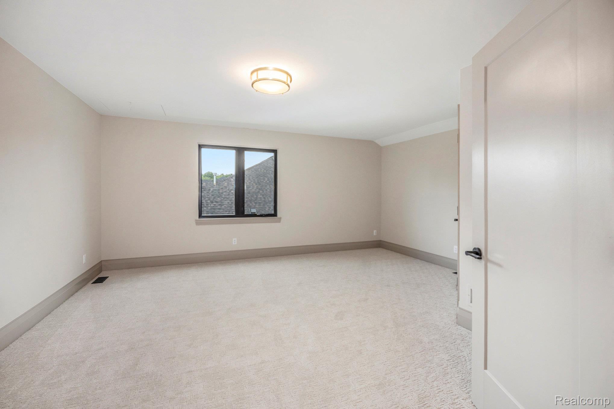 12771 N Pointe Drive Property Photo 36