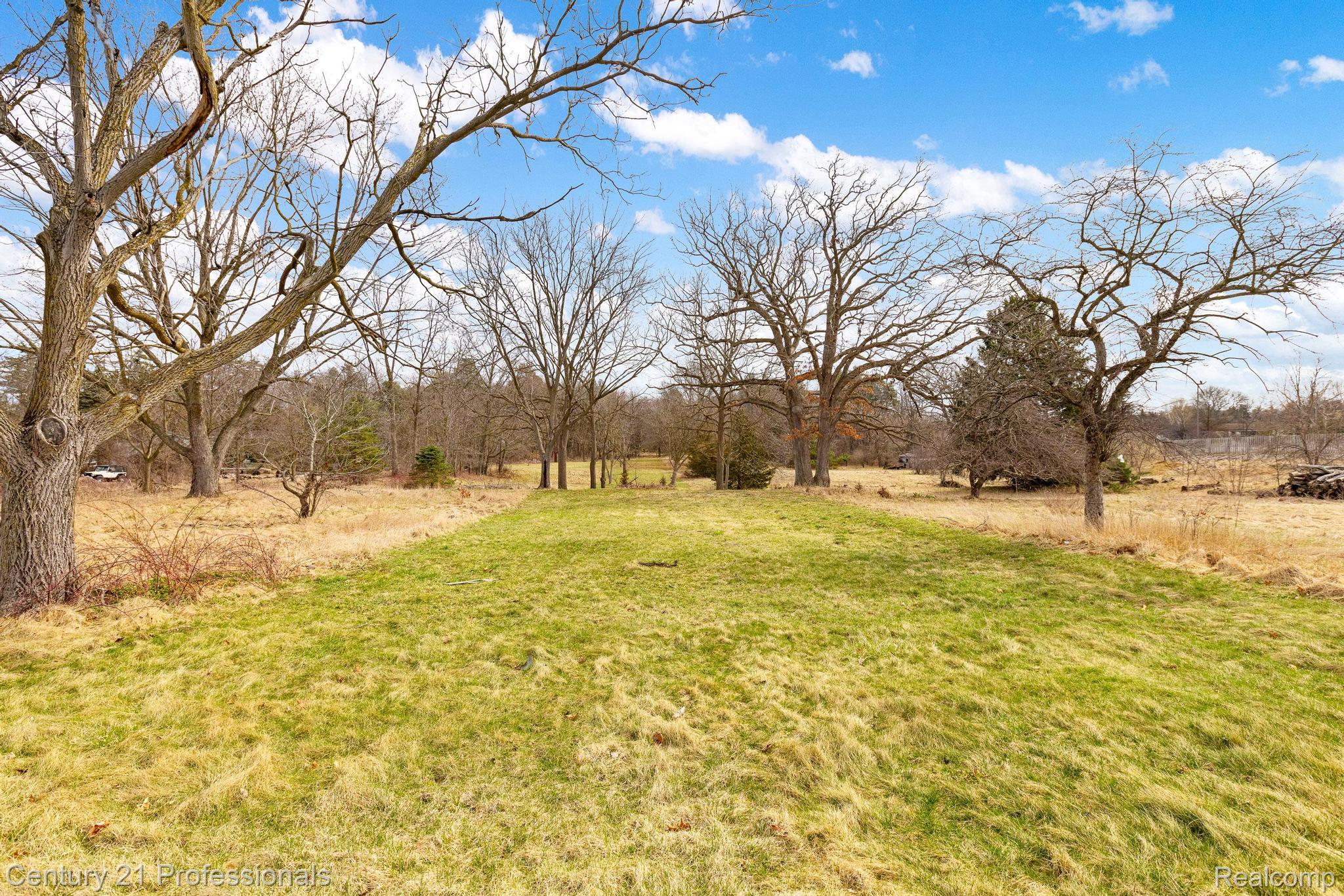 3315 S Baldwin Road Property Photo 9