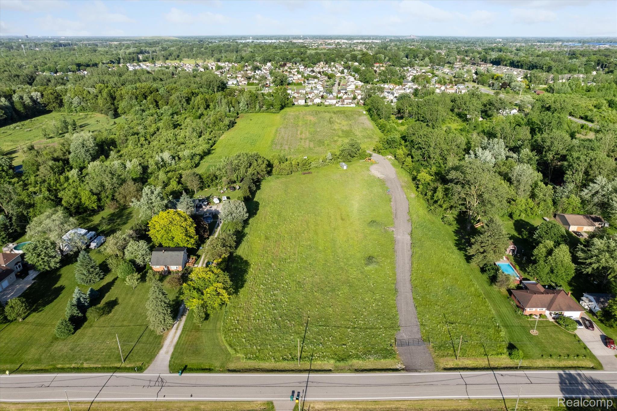 22701 Beech Daly Road Property Photo 2