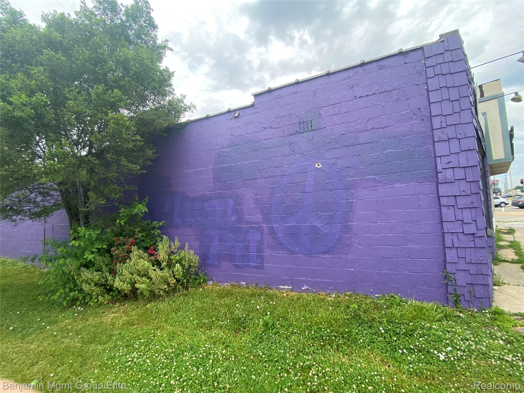 24953 Gratiot Avenue Property Photo 2