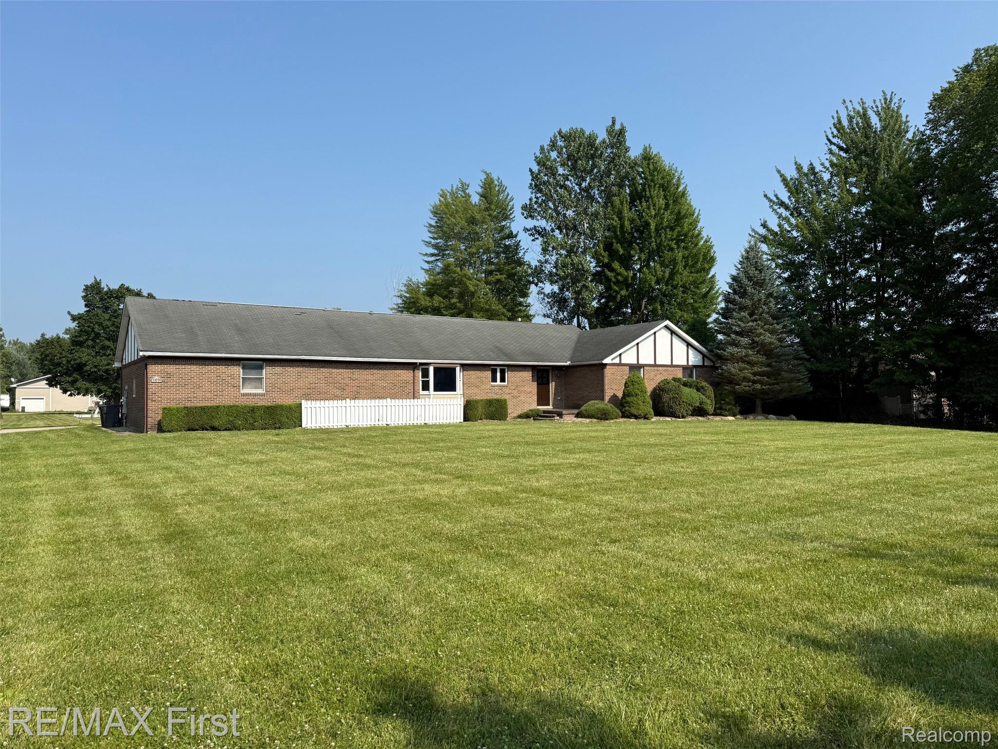 53990 N Foster Road Property Photo 1