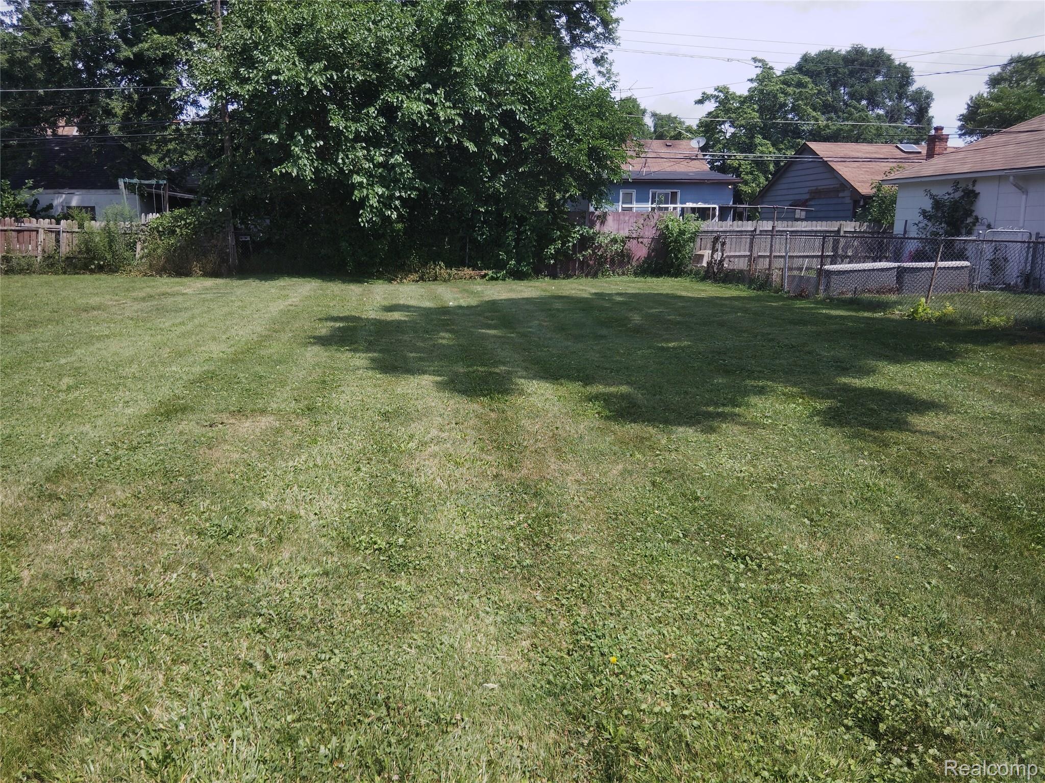 8275 Cadillac Avenue Property Photo 4