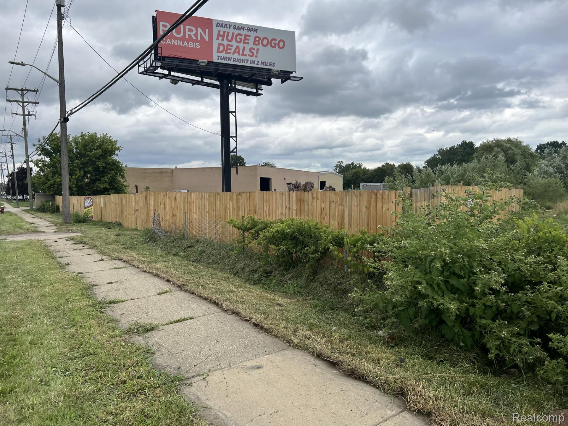24450 Groesbeck Highway Property Photo 1