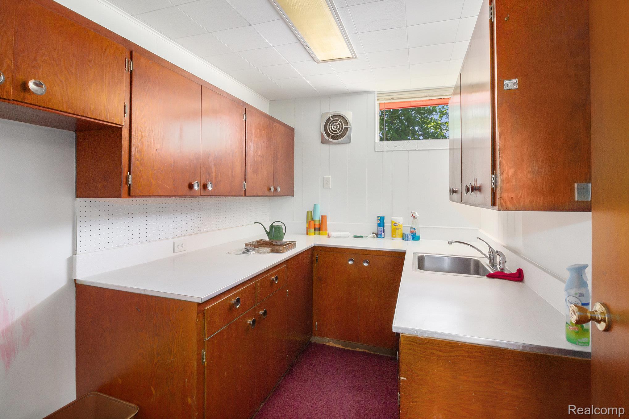 5204 Davison Road Property Photo 9