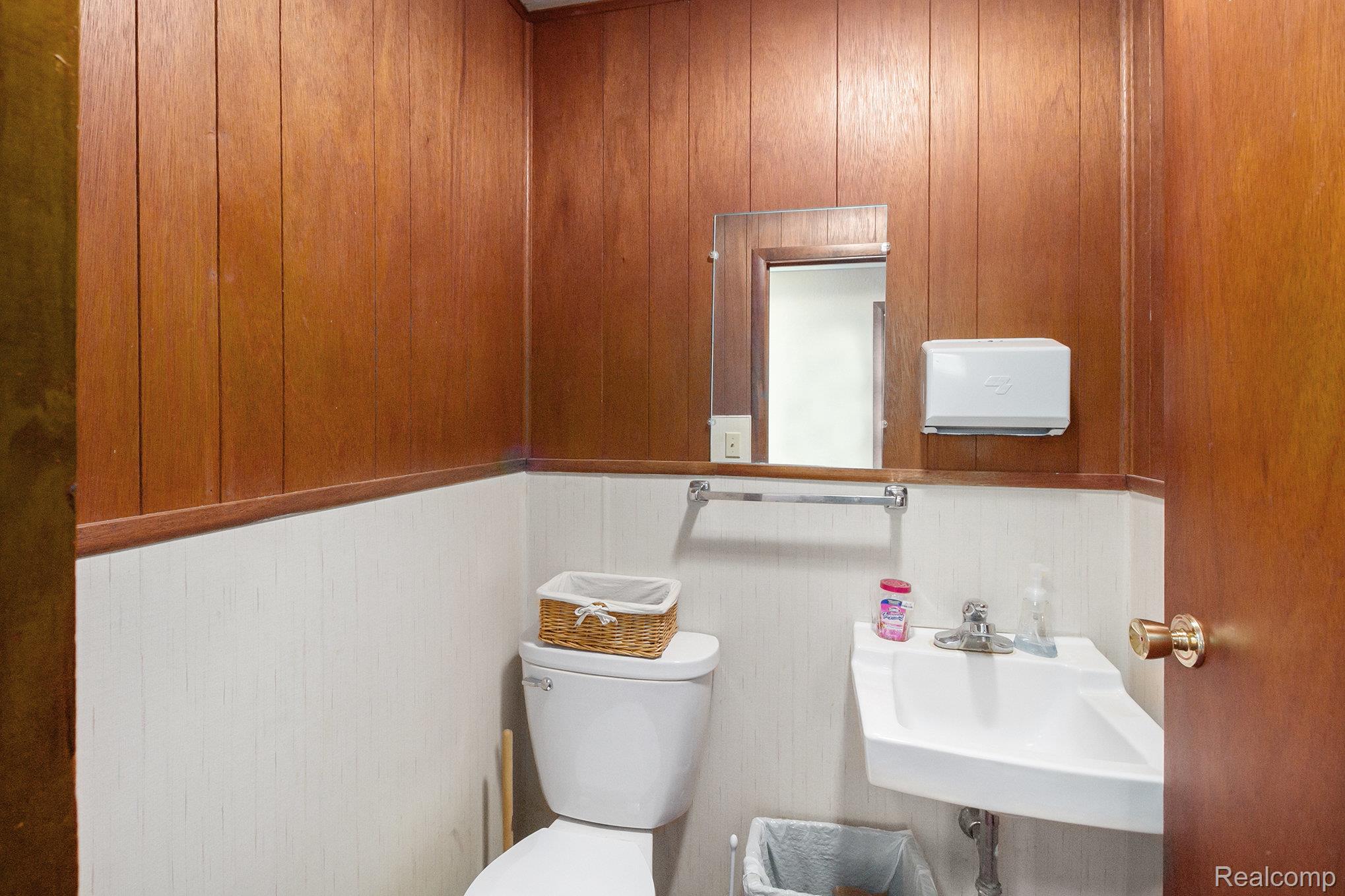 5204 Davison Road Property Photo 15