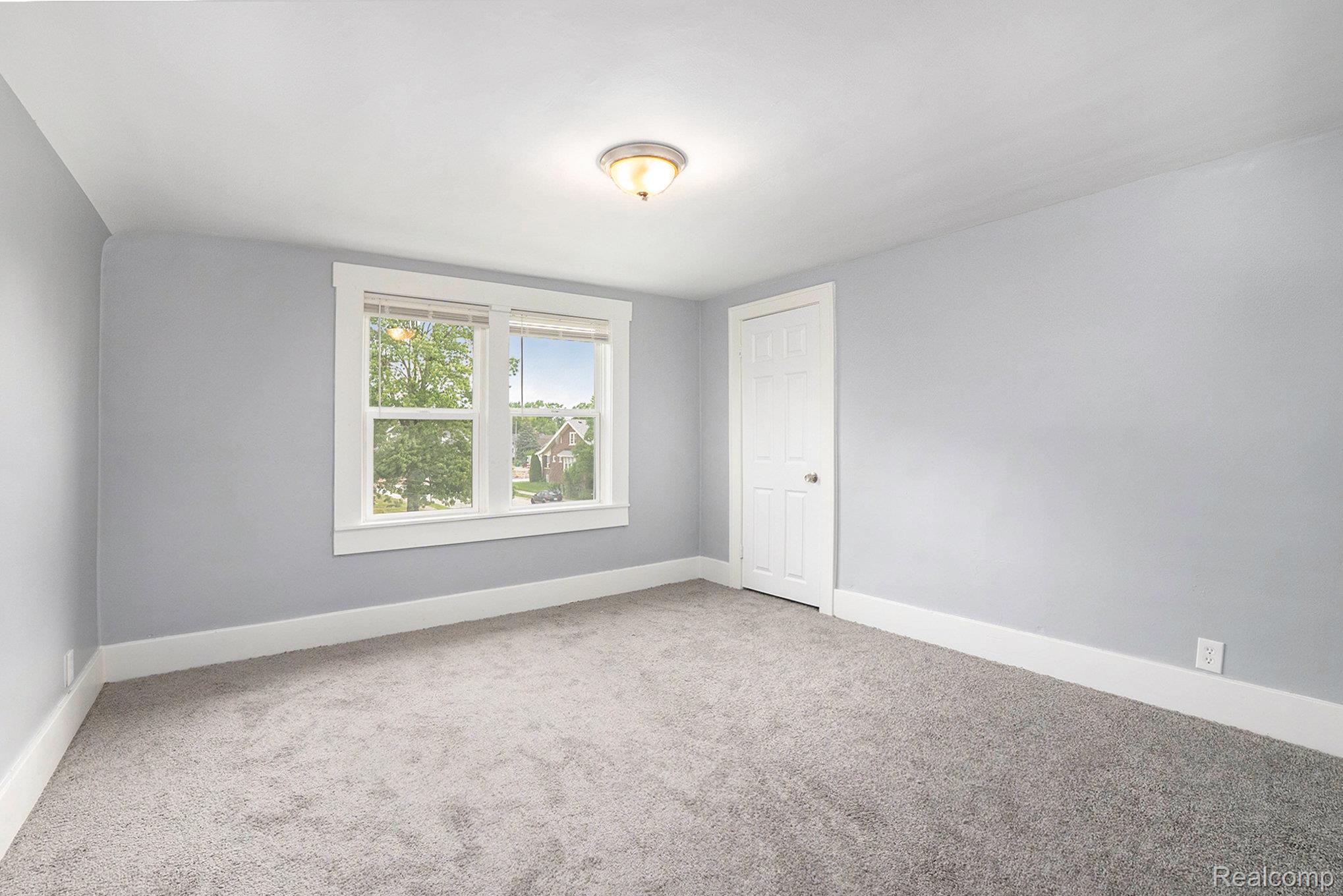 22497 Boulder Avenue Property Photo 9