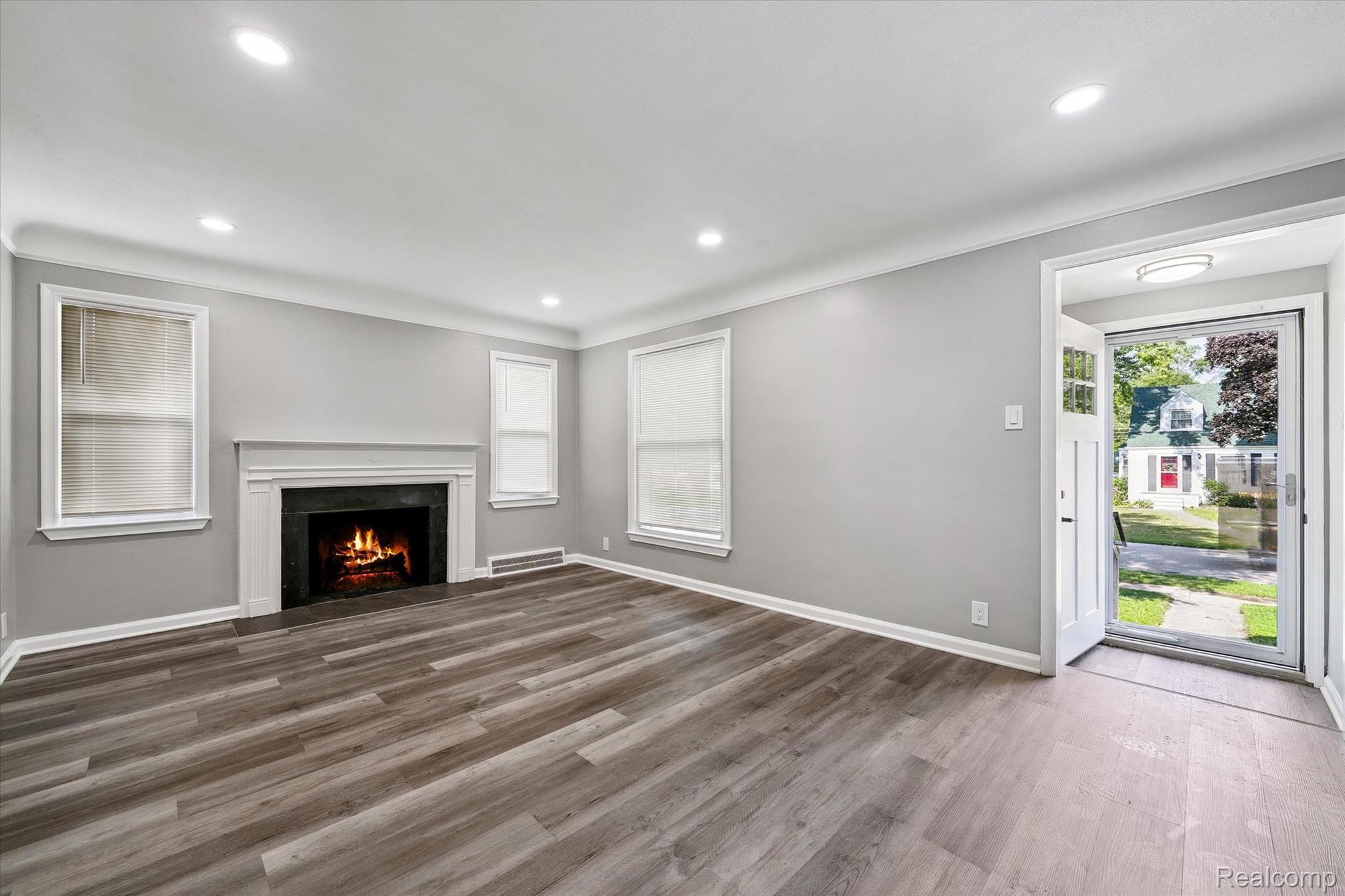 18902 Westmore Street Property Photo 4