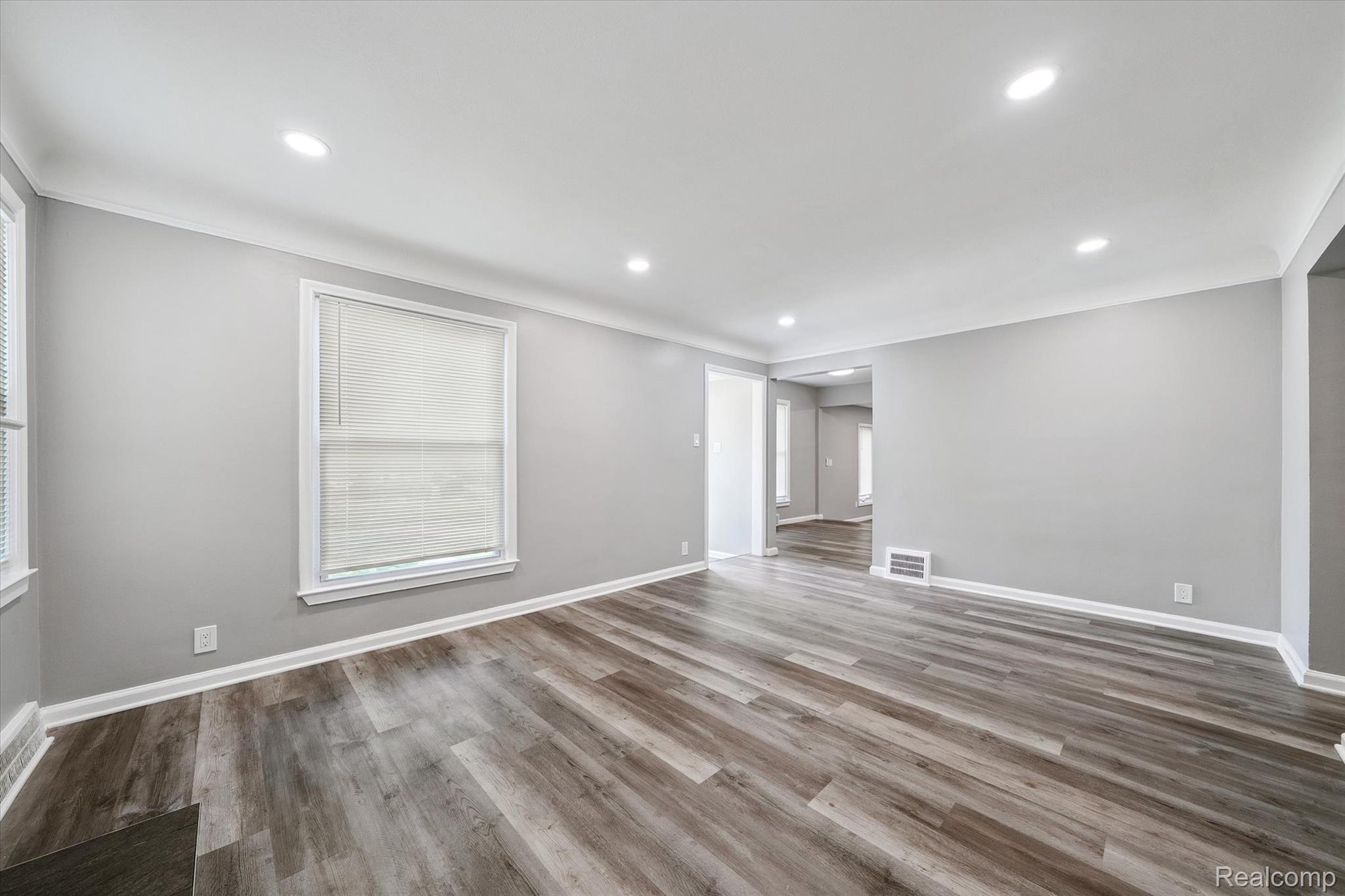 18902 Westmore Street Property Photo 6